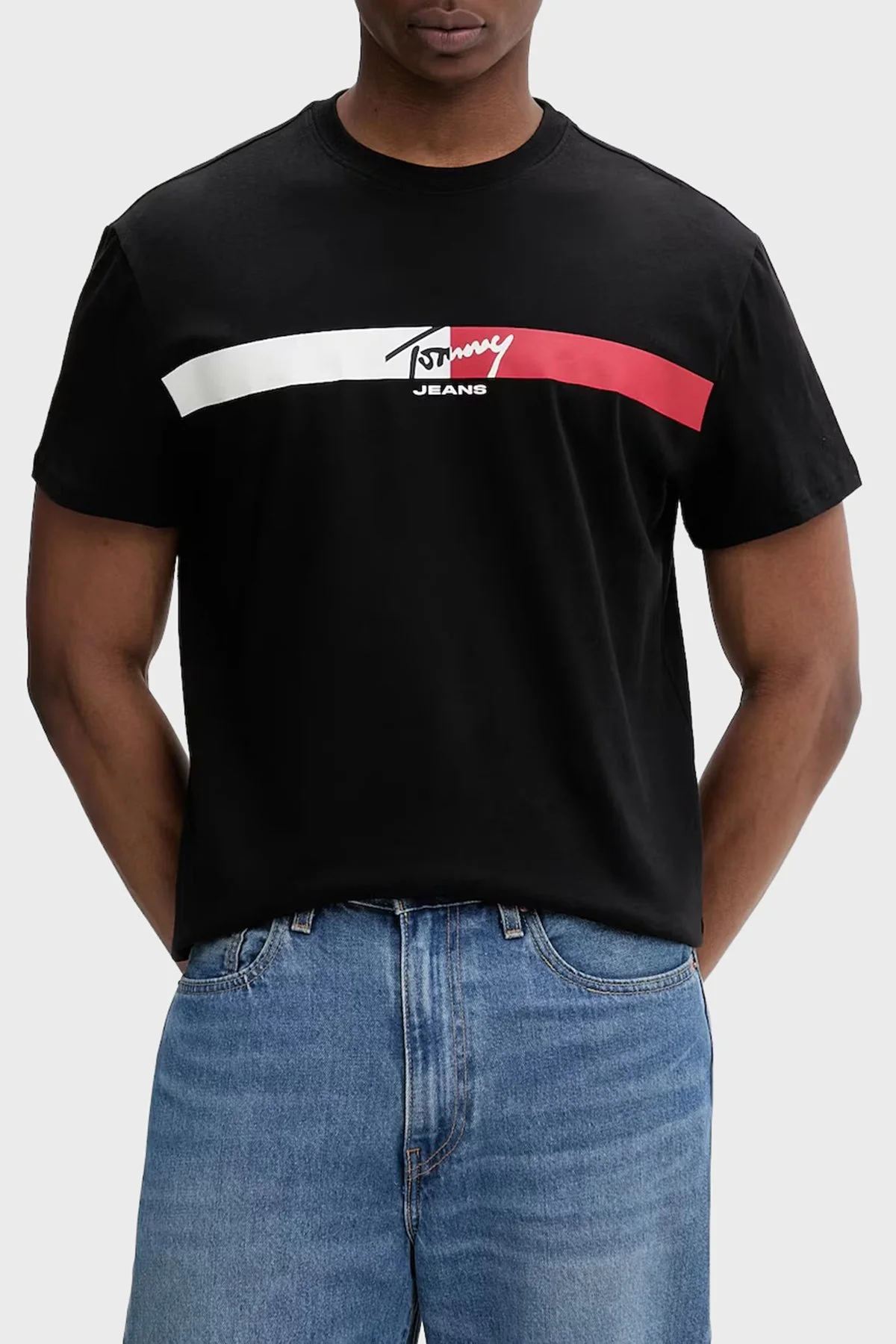 Tommy Jeans Pamuklu Regular Fit Logolu Bisiklet Yaka Erkek T Shirt DM0DM22539 BDS SİYAH - 1