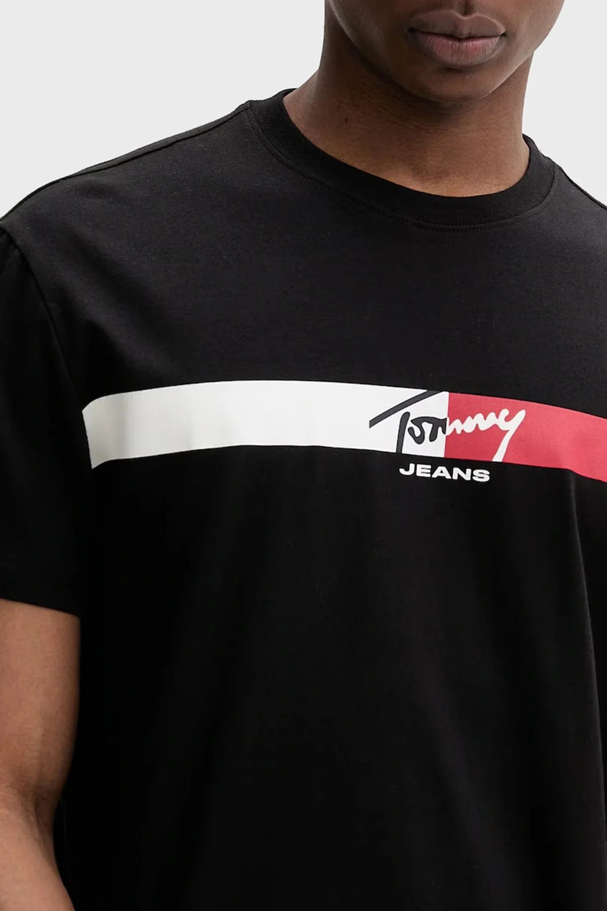 Tommy Jeans Pamuklu Regular Fit Logolu Bisiklet Yaka Erkek T Shirt DM0DM22539 BDS SİYAH - 4