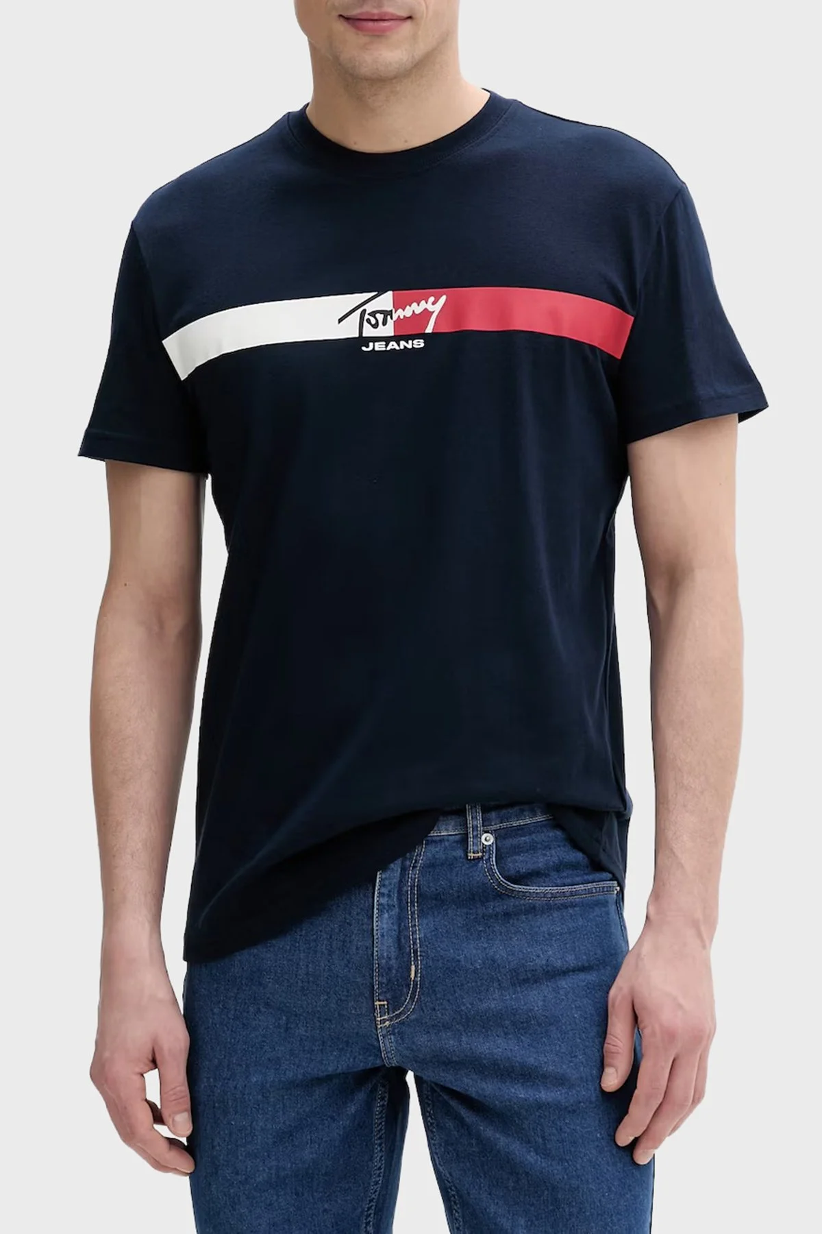 Tommy Jeans Pamuklu Regular Fit Logolu Bisiklet Yaka Erkek T Shirt DM0DM22539 C1G LACİVERT - 1