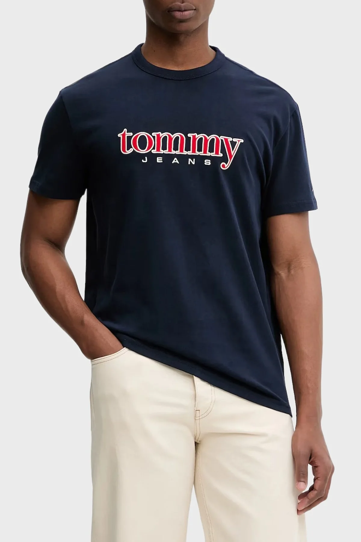 Tommy Jeans Pamuklu Regular Fit Logolu Bisiklet Yaka Erkek T Shirt DM0DM22719 C1G LACİVERT - 1