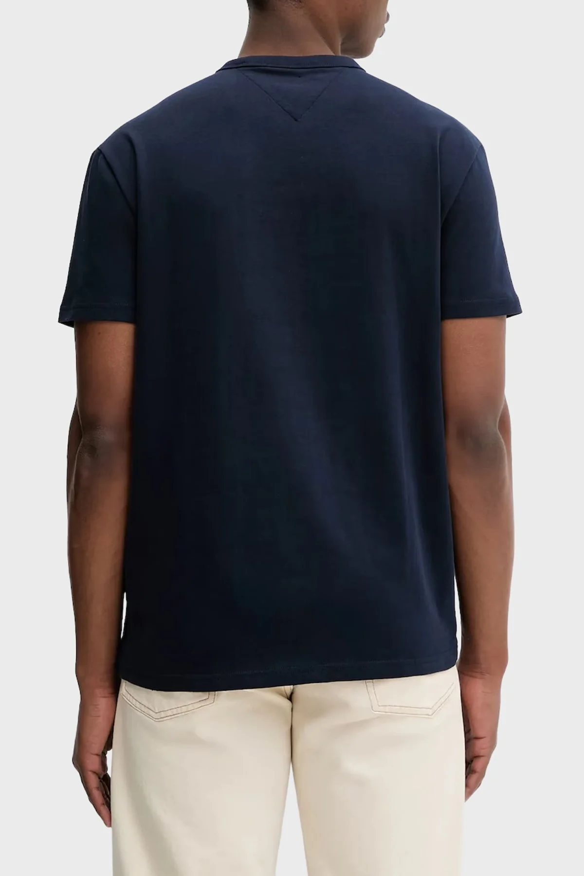 Tommy Jeans Pamuklu Regular Fit Logolu Bisiklet Yaka Erkek T Shirt DM0DM22719 C1G LACİVERT - 3