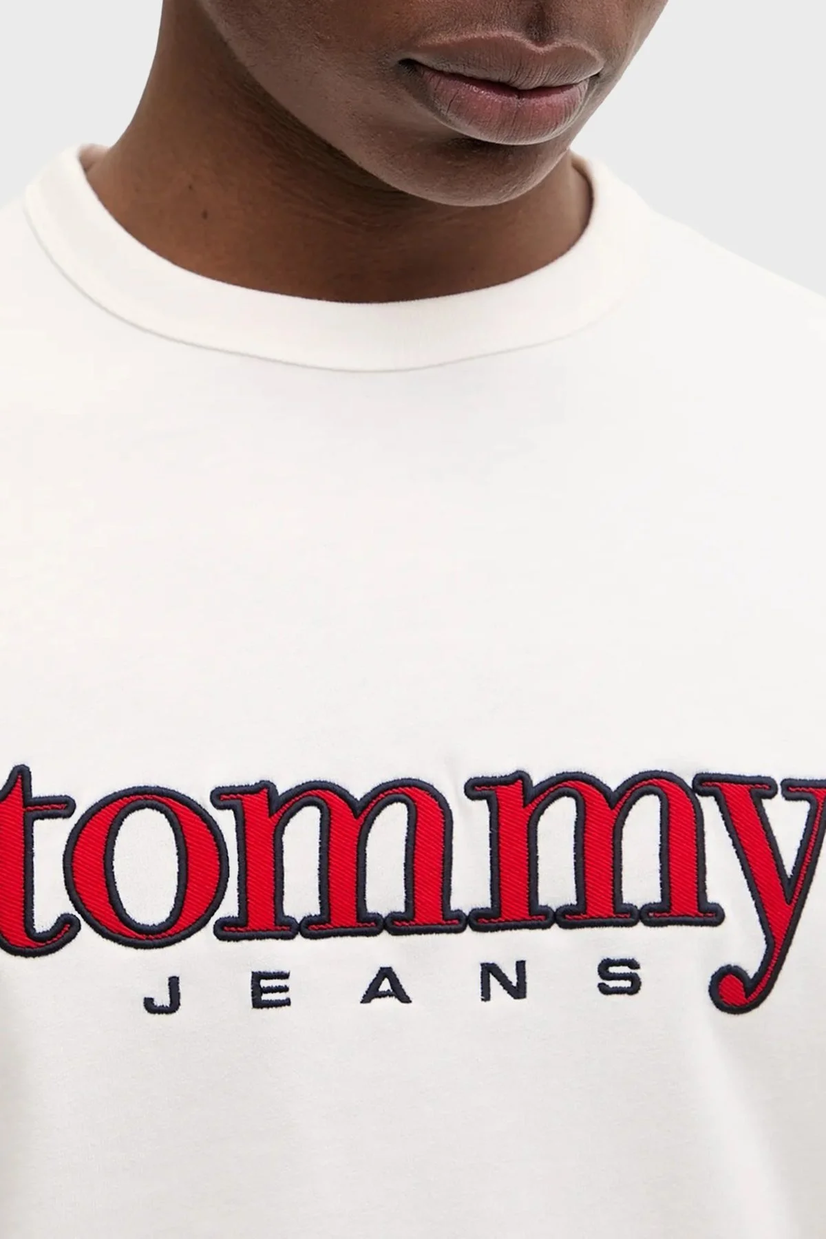 Tommy Jeans Pamuklu Regular Fit Logolu Bisiklet Yaka Erkek T Shirt DM0DM22719 YBH BEYAZ - 4