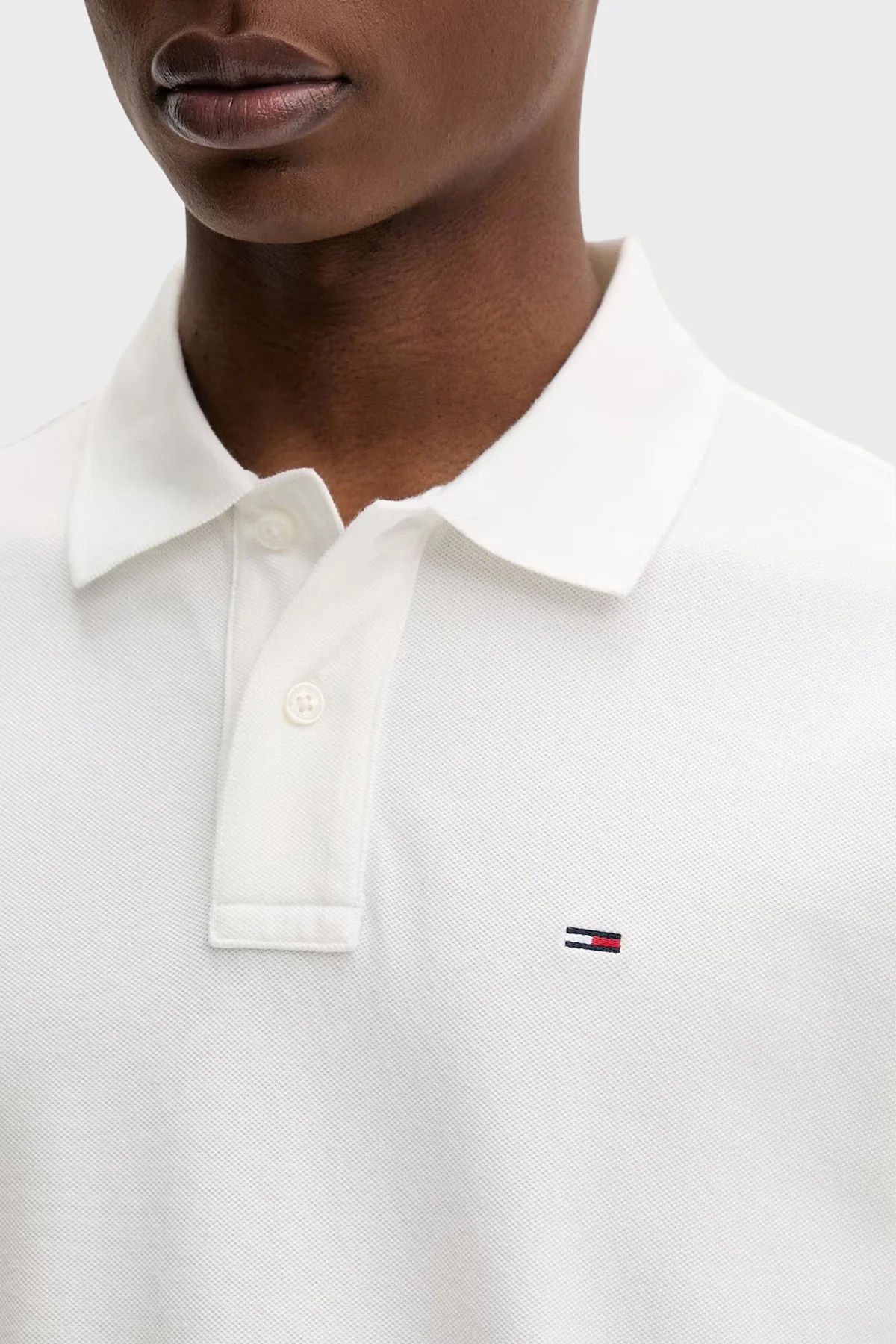 Tommy Jeans Pamuklu Regular Fit Logolu Düğmeli Erkek Polo Yaka T Shirt DM0DM22711 YBL BEYAZ - 4
