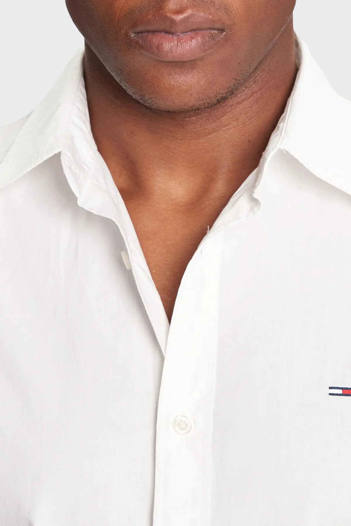 Tommy Jeans Pamuklu Regular Fit Logolu Klasik Yaka Uzun Kollu Erkek Gömlek DM0DM22026 YBL BEYAZ - 4