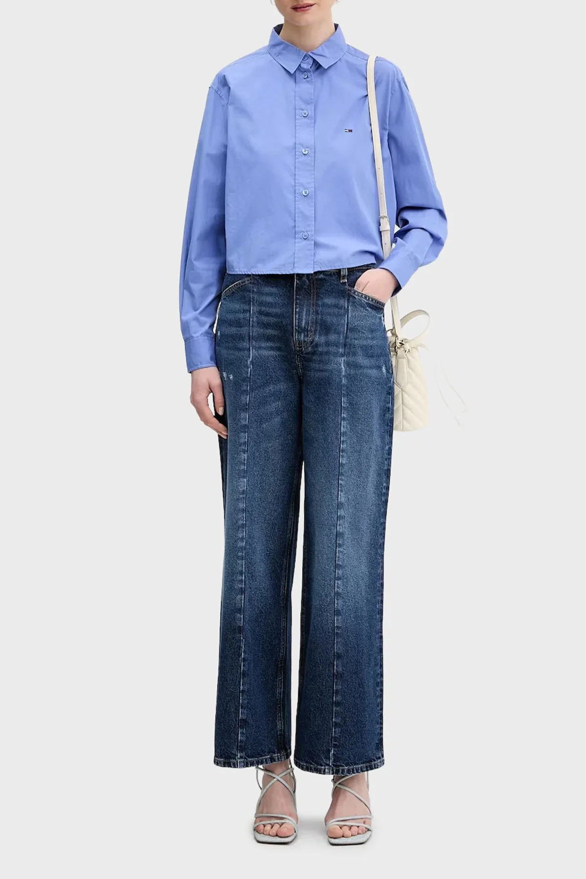 Tommy Jeans Pamuklu Regular Fit Logolu Uzun Kollu Kadın Gömlek DW0DW22078 C58 AÇIK MAVİ - 2