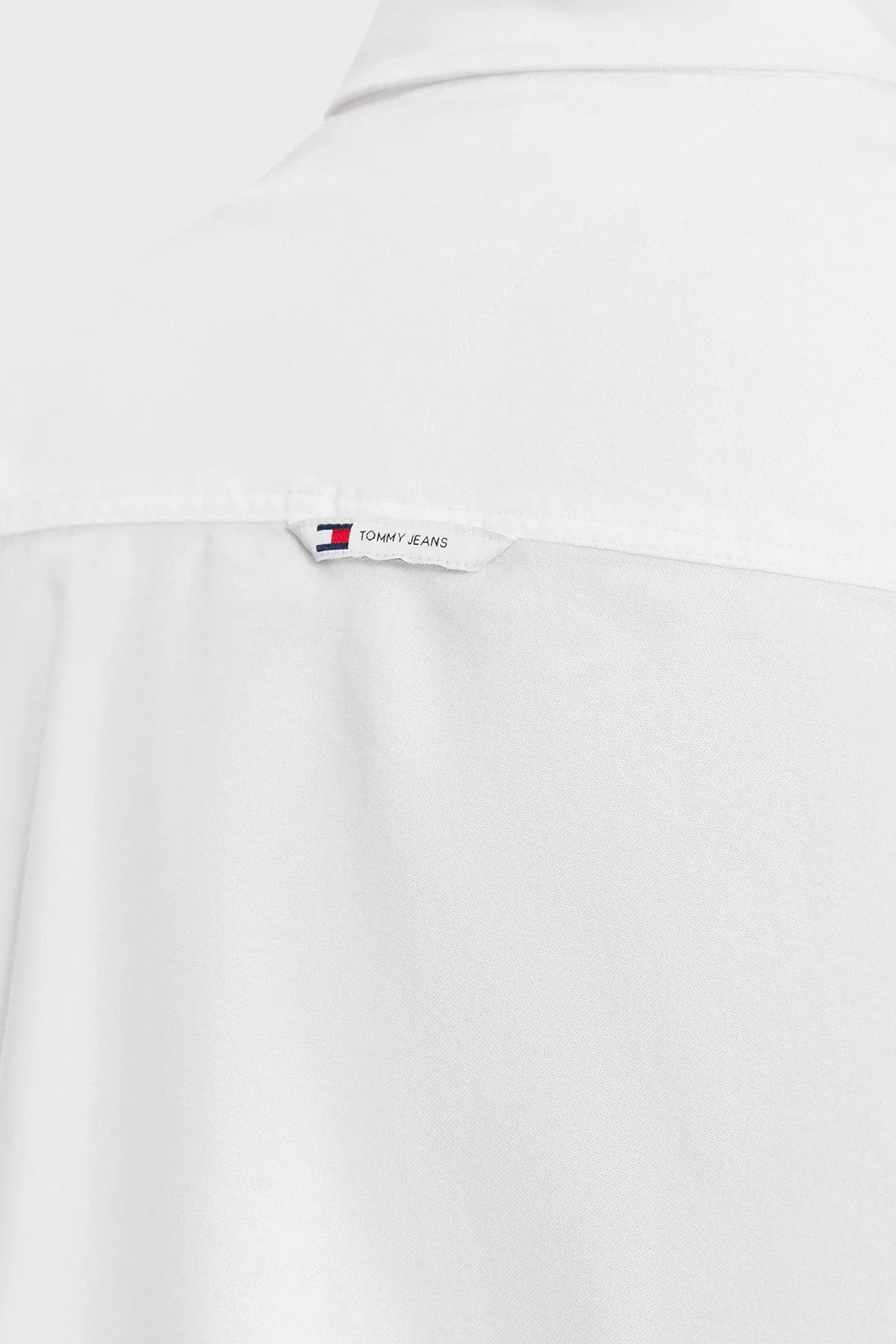 Tommy Jeans Pamuklu Regular Fit Tek Cepli Erkek Gömlek DM0DM18335 YBR BEYAZ - 5