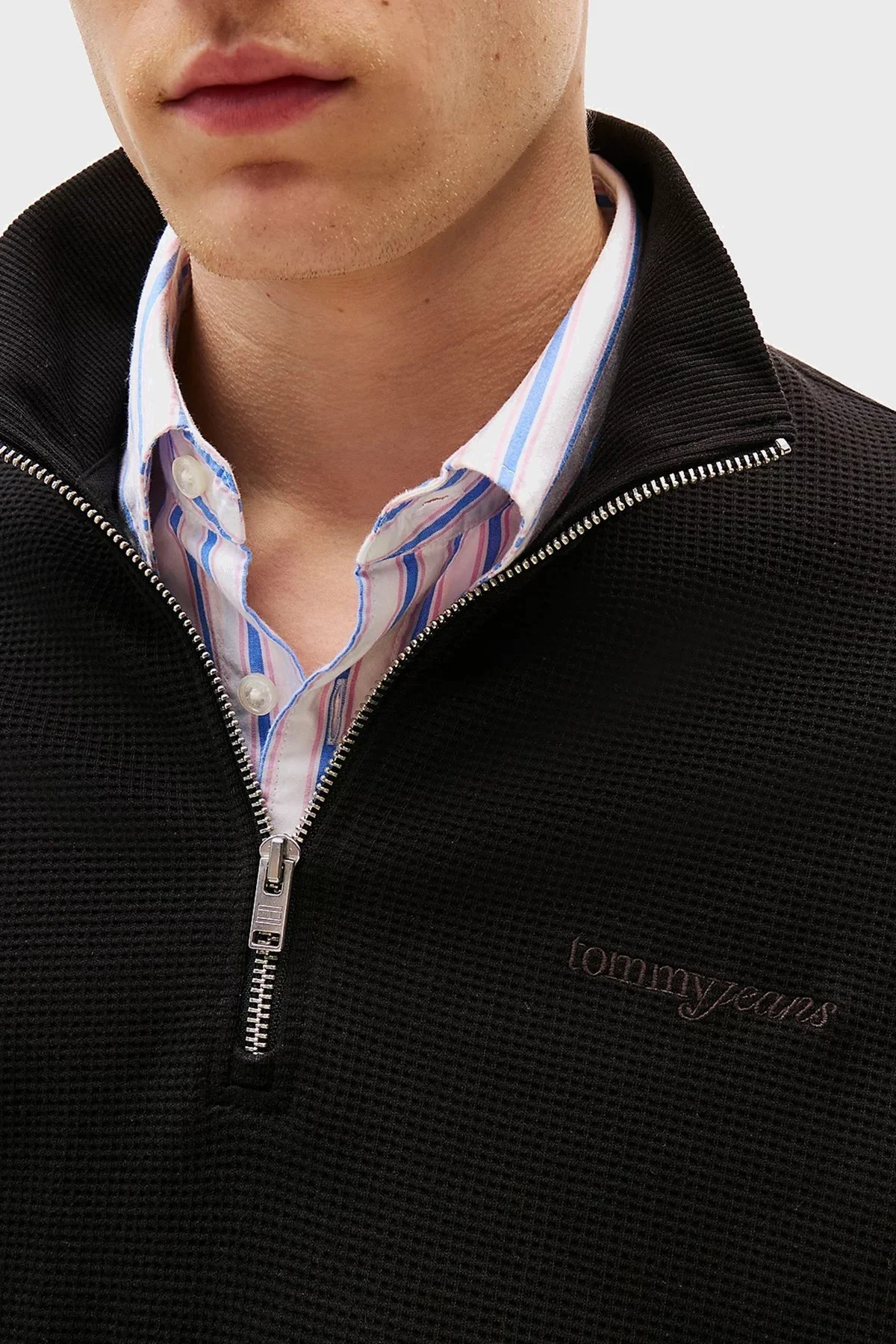 Tommy Jeans Pamuklu Regular Fit Yarım Fermuarlı Dik Yaka Logolu Erkek Sweat DM0DM21880 BDS SİYAH - 4