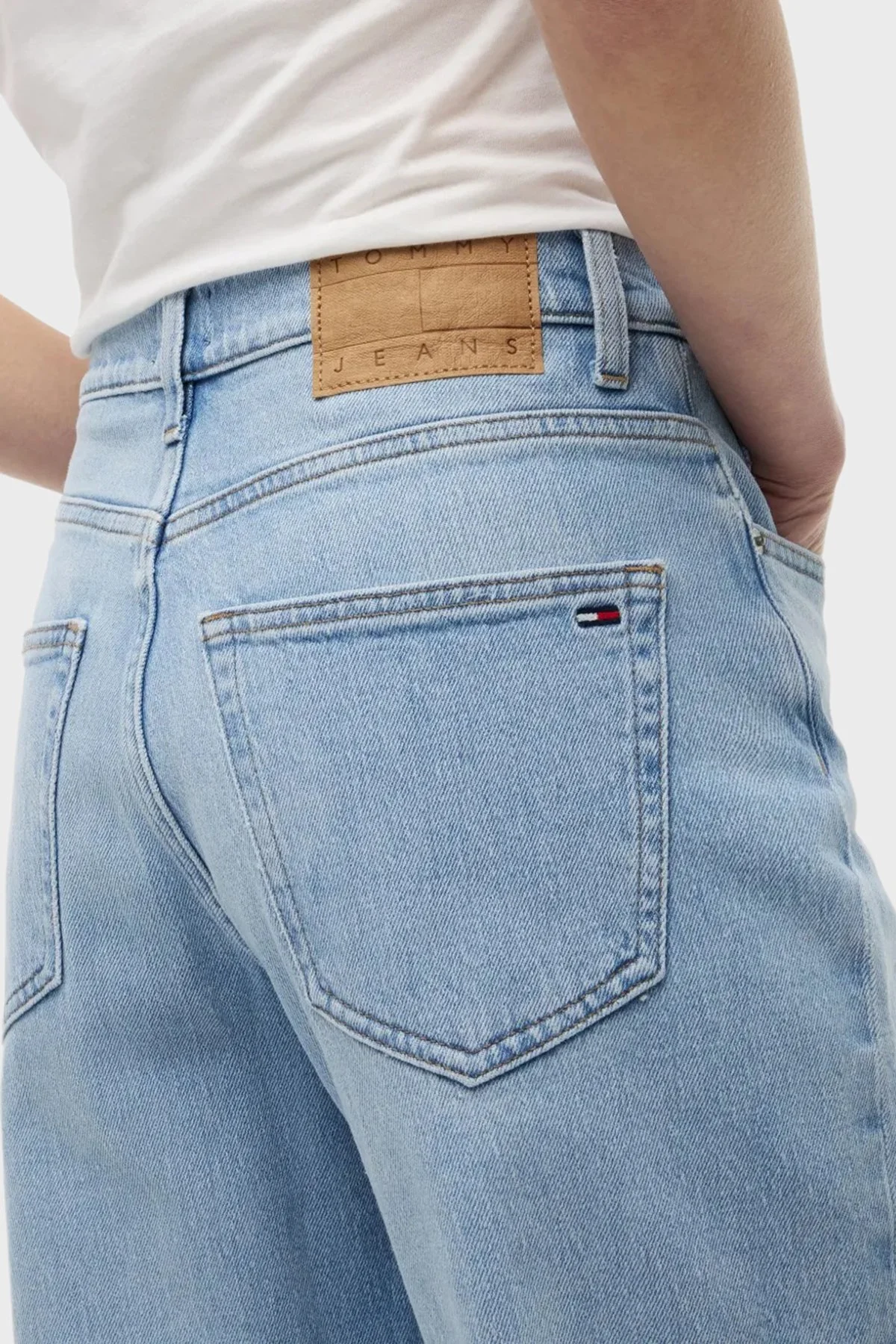 Tommy Jeans Pamuklu Regular Fit Yüksek Bel Jeans Kadın Kot Pantolon DW0DW23018 1AB AÇIK MAVİ - 3