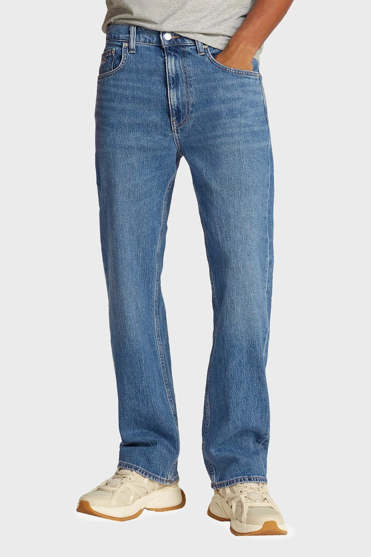 Tommy Jeans Pamuklu Regular Straight Fit Normal Bel Düz Paça Jeans Erkek Kot Pantolon DM0DM21180 1A5 MAVİ - 1