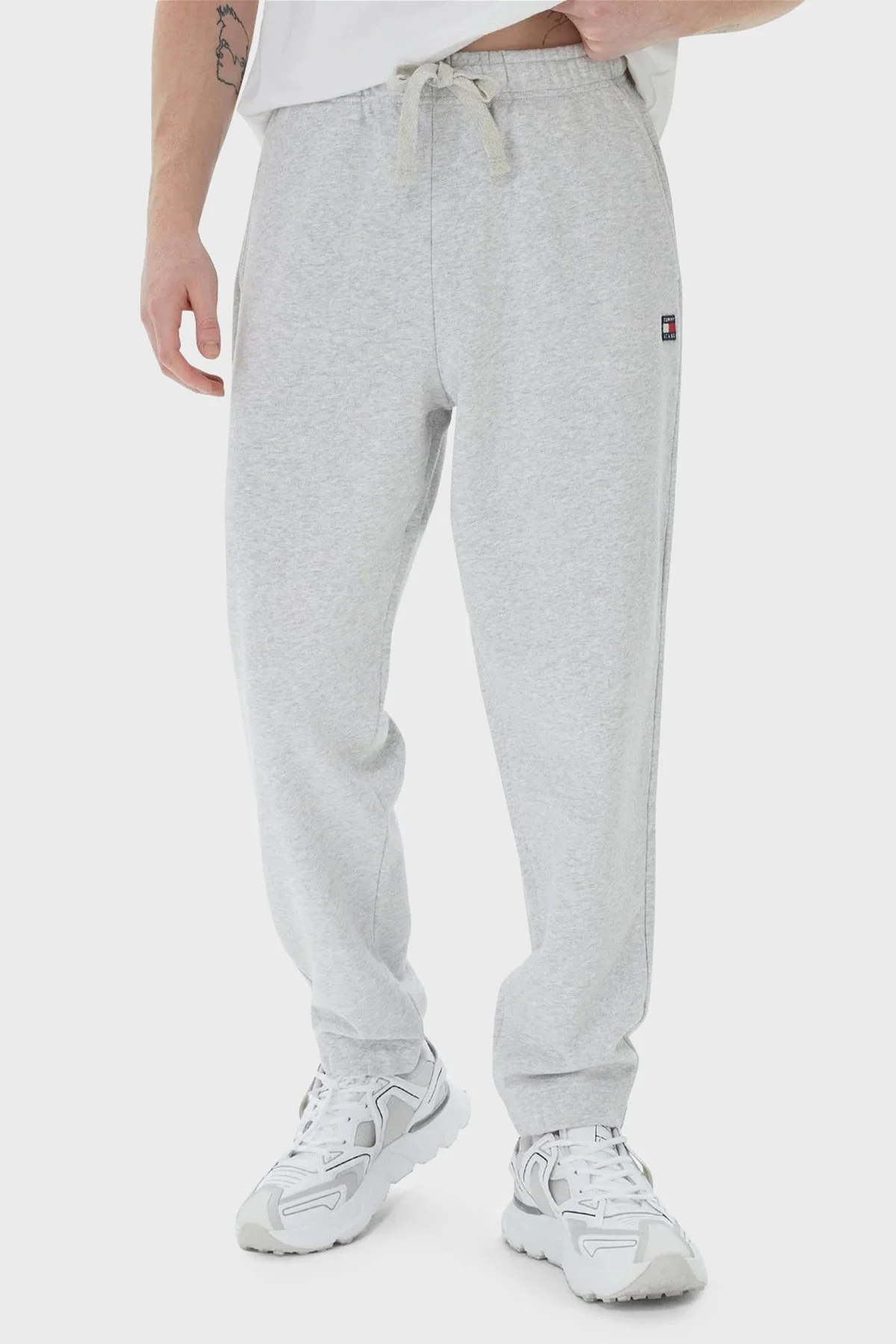 Tommy Jeans Pamuklu Relaxed Fit Cepli Erkek Eşofman Altı DM0DM16336 PJ4 GRİ - 1