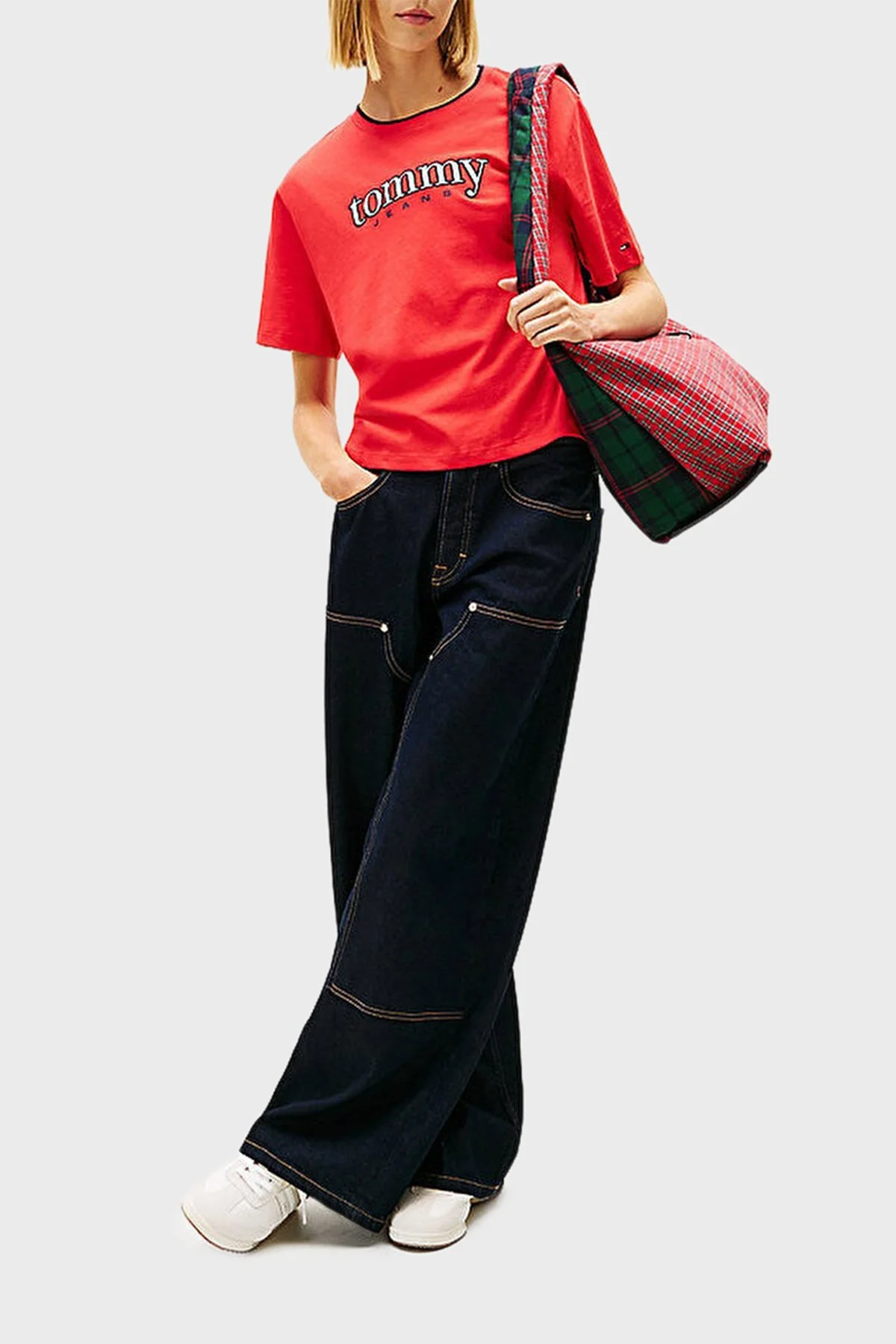 Tommy Jeans Pamuklu Relaxed Fit Logolu Bisiklet Yaka Kadın T Shirt DW0DW22563 XK3 KIRMIZI - 2