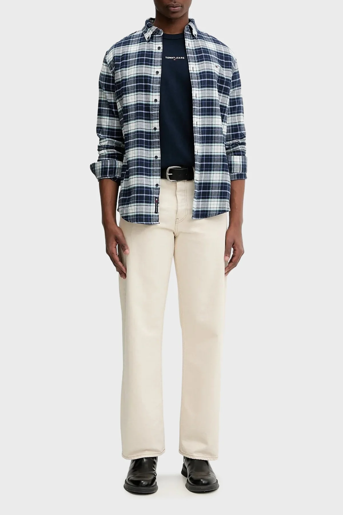 Tommy Jeans Pamuklu Relaxed Fit Logolu Bisiklet Yaka Erkek T Shirt DM0DM21110 C1G LACİVERT - 2