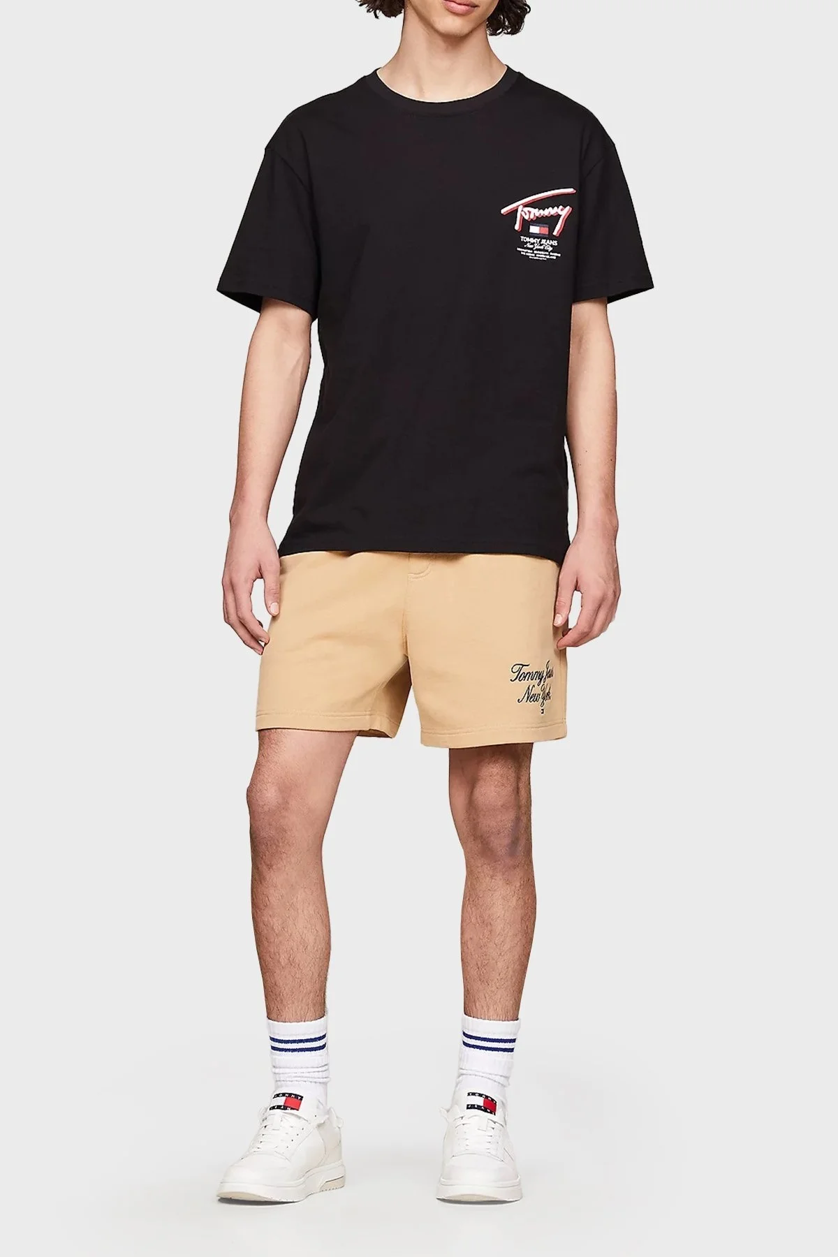 Tommy Jeans Pamuklu Sırt Baskılı Bisiklet Yaka Regular Fit Erkek T Shirt DM0DM18574 BDS SİYAH - 2