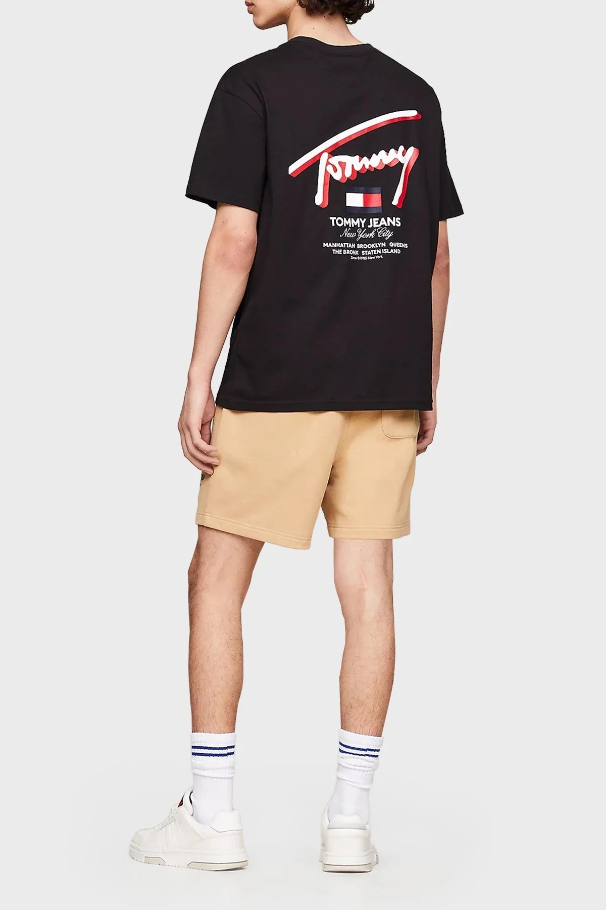 Tommy Jeans Pamuklu Sırt Baskılı Bisiklet Yaka Regular Fit Erkek T Shirt DM0DM18574 BDS SİYAH - 3