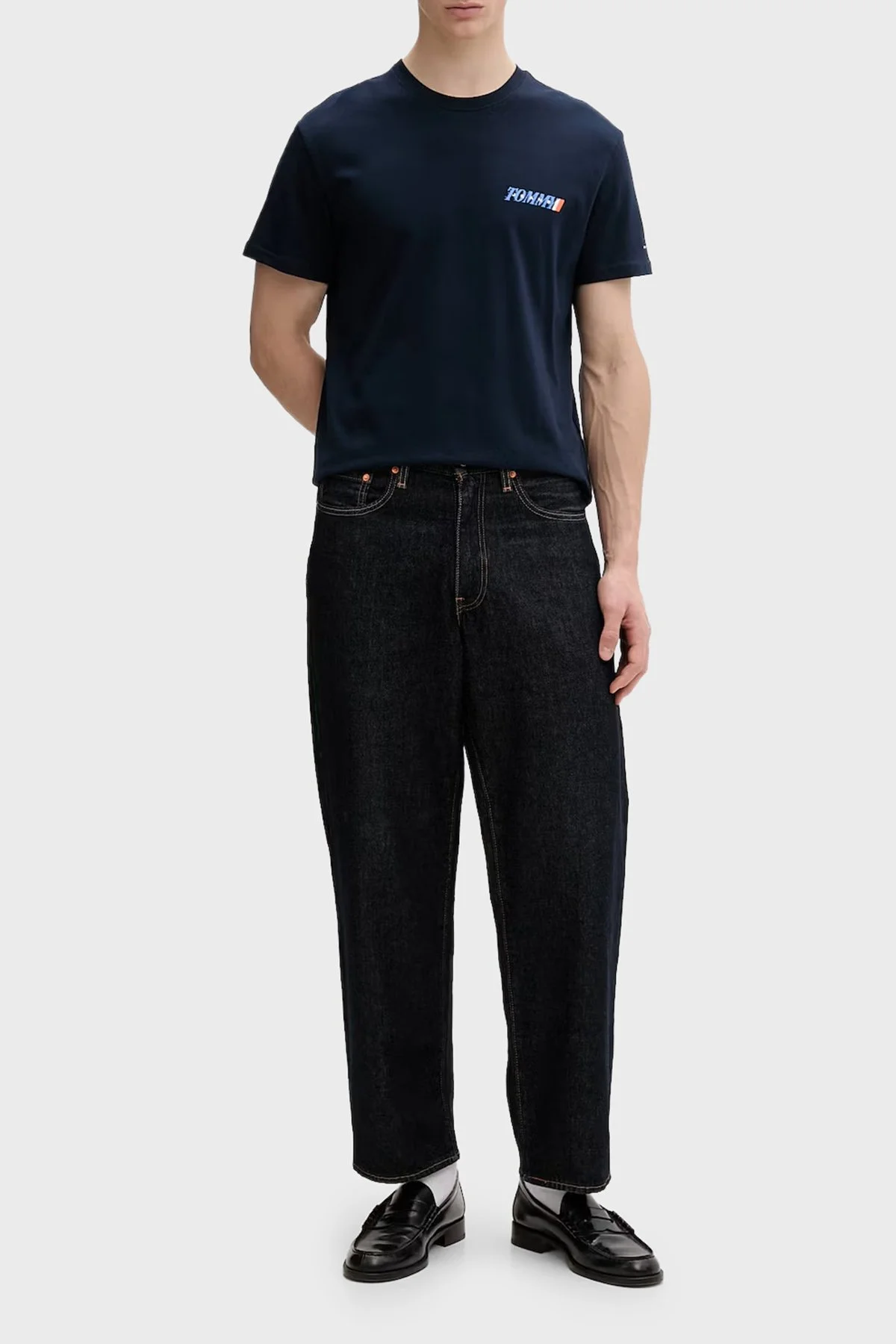 Tommy Jeans Pamuklu Sırt Baskılı Regular Fit Bisiklet Yaka Erkek T Shirt DM0DM22547 C1G LACİVERT - 2