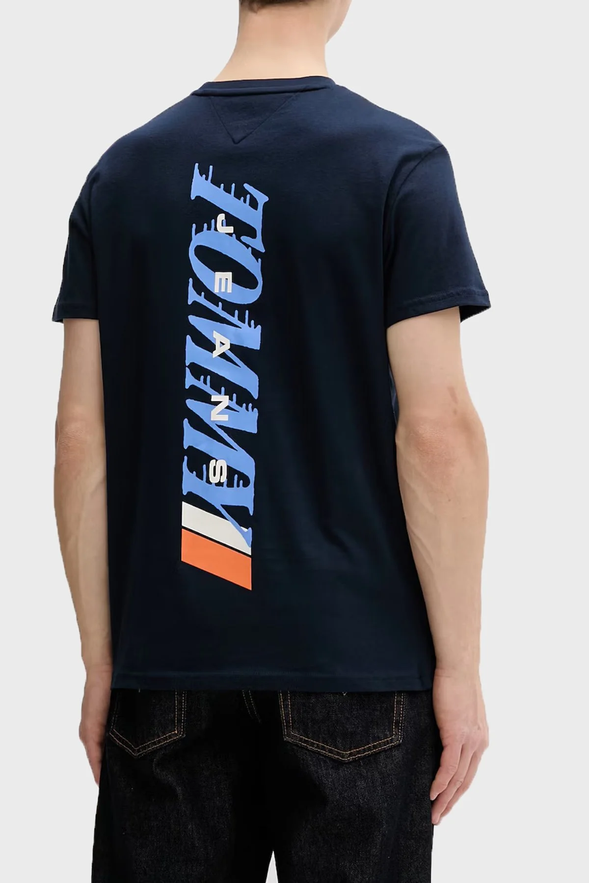 Tommy Jeans Pamuklu Sırt Baskılı Regular Fit Bisiklet Yaka Erkek T Shirt DM0DM22547 C1G LACİVERT - 3