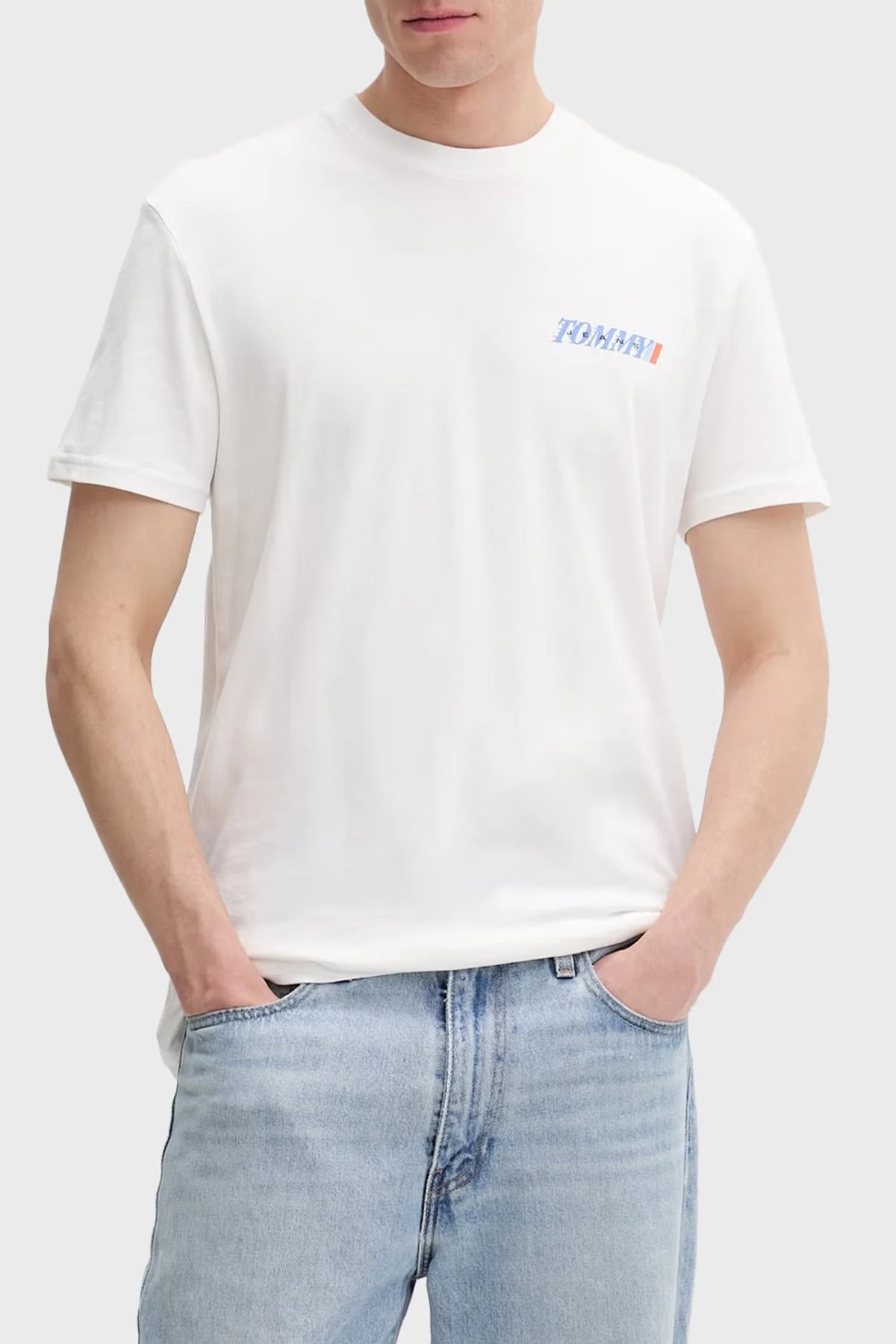Tommy Jeans Pamuklu Sırt Baskılı Regular Fit Bisiklet Yaka Erkek T Shirt DM0DM22547 YBL BEYAZ - 1