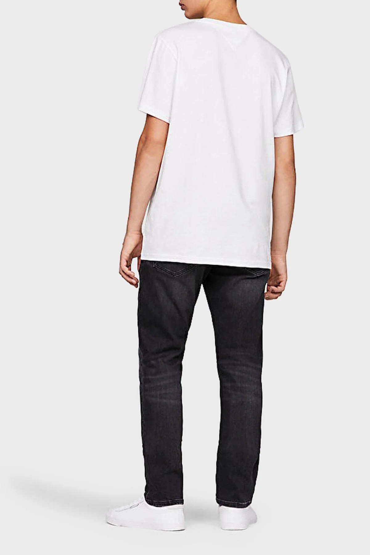 Tommy Jeans Pamuklu Slim Fit Bisiklet Yaka Erkek T Shirt DM0DM18263 YBR BEYAZ - 9