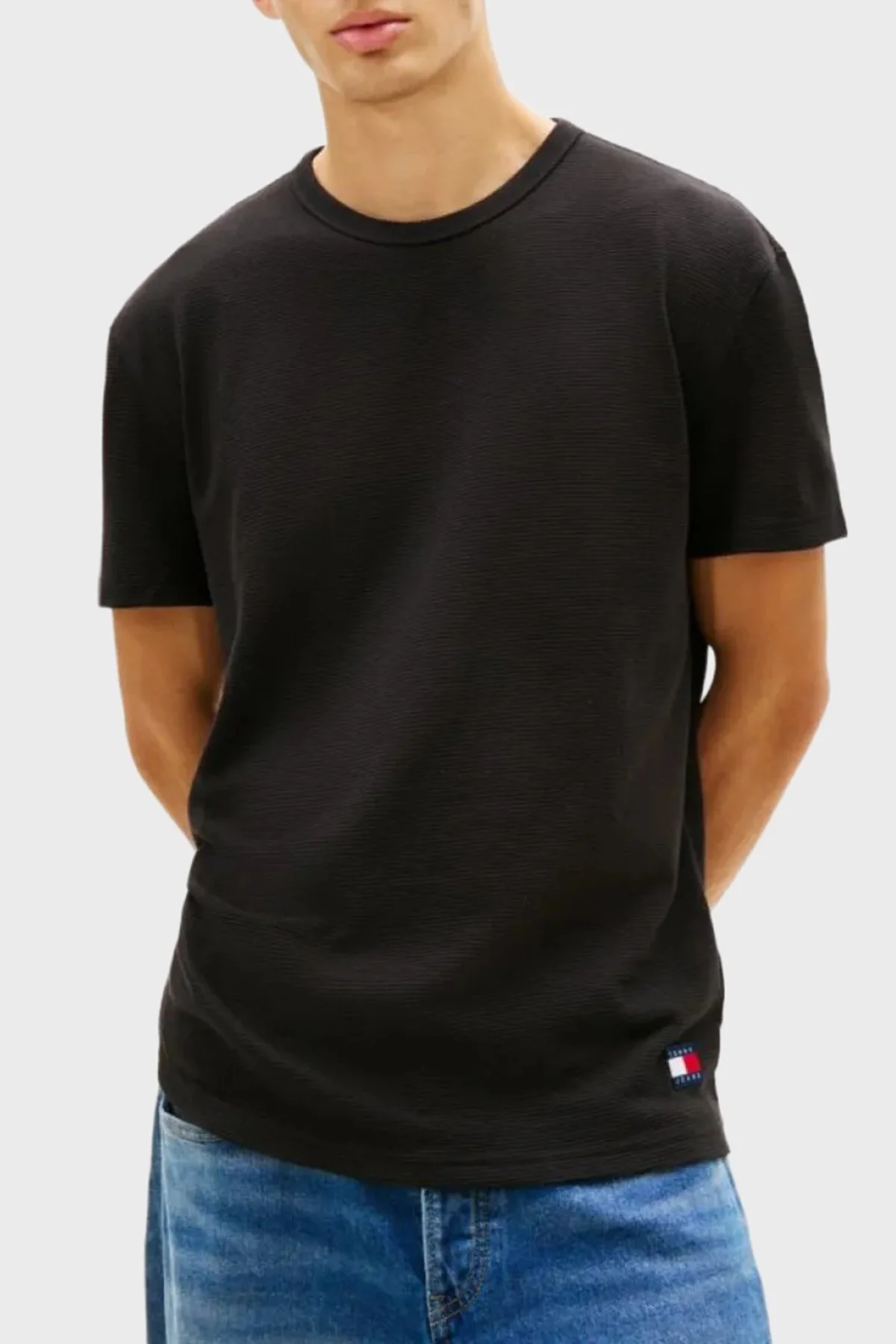 Tommy Jeans Pamuklu Slim Fit Bisiklet Yaka Erkek T Shirt DM0DM22529 BDS SİYAH - 1