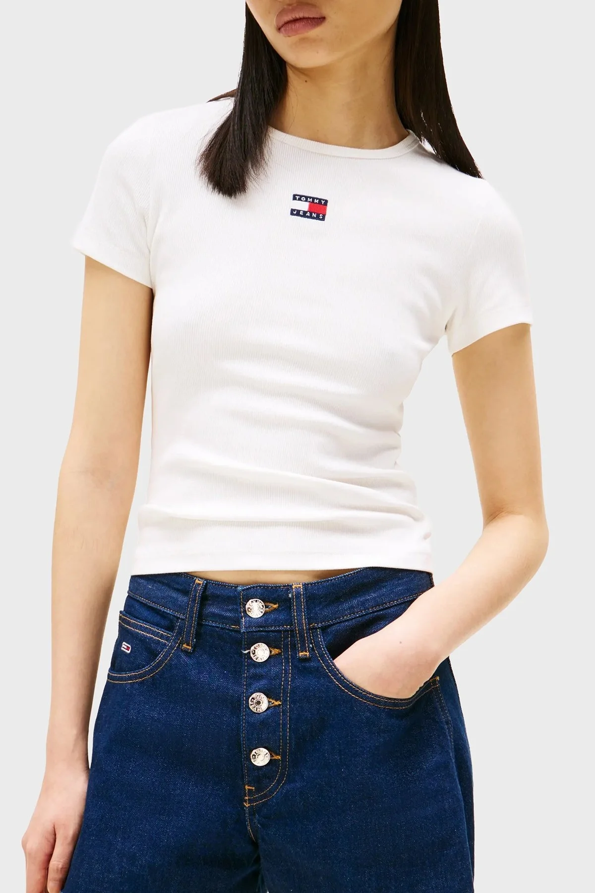 Tommy Jeans Pamuklu Slim Fit Bisiklet Yaka Fitilli Bayan T Shirt DW0DW17881 YBL BEYAZ - 1