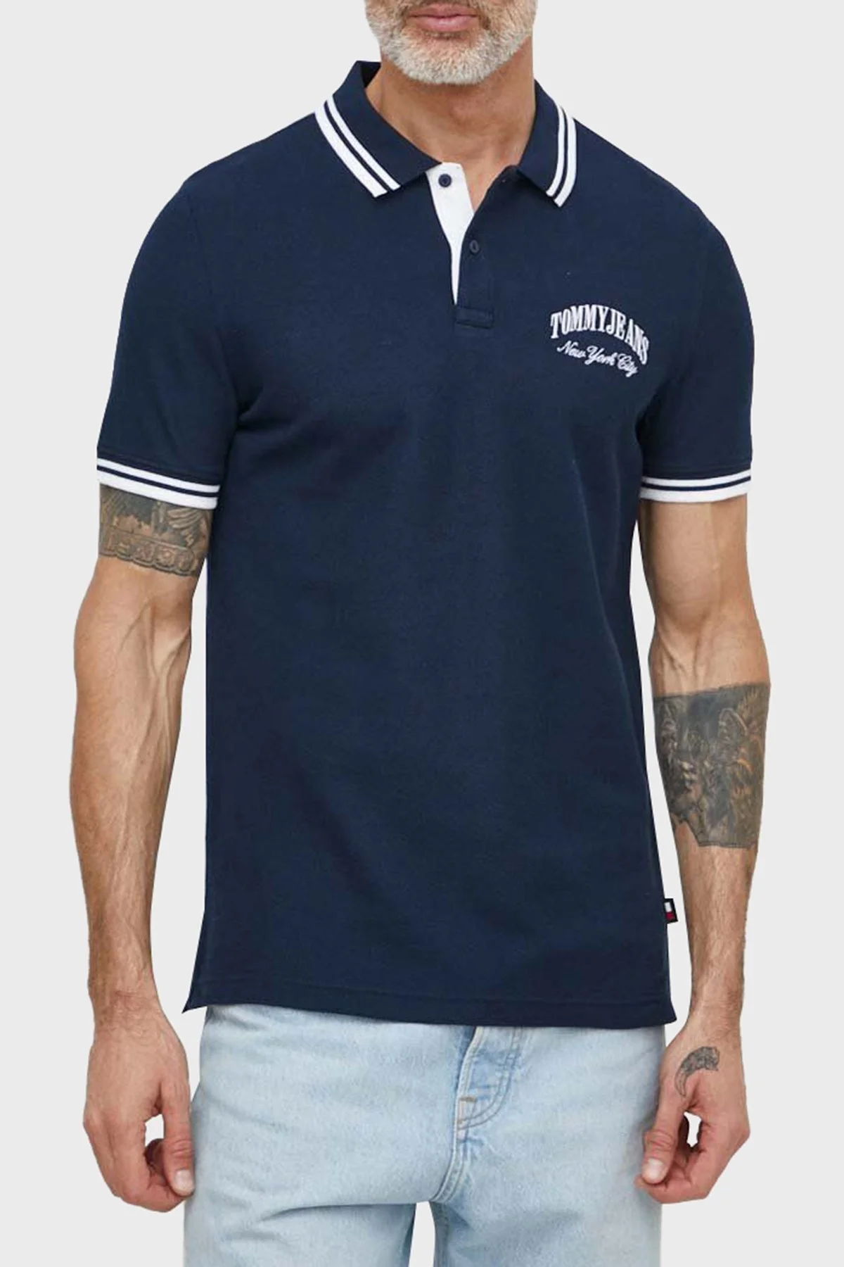 Tommy Jeans Pamuklu Slim Fit Erkek Polo Yaka T Shirt DM0DM18922 C1G LACİVERT - 1