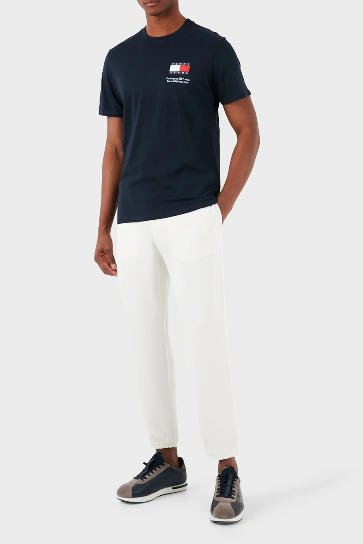 Tommy Jeans Pamuklu Slim Fit Erkek T Shirt DM0DM18263 C1G LACİVERT - 2