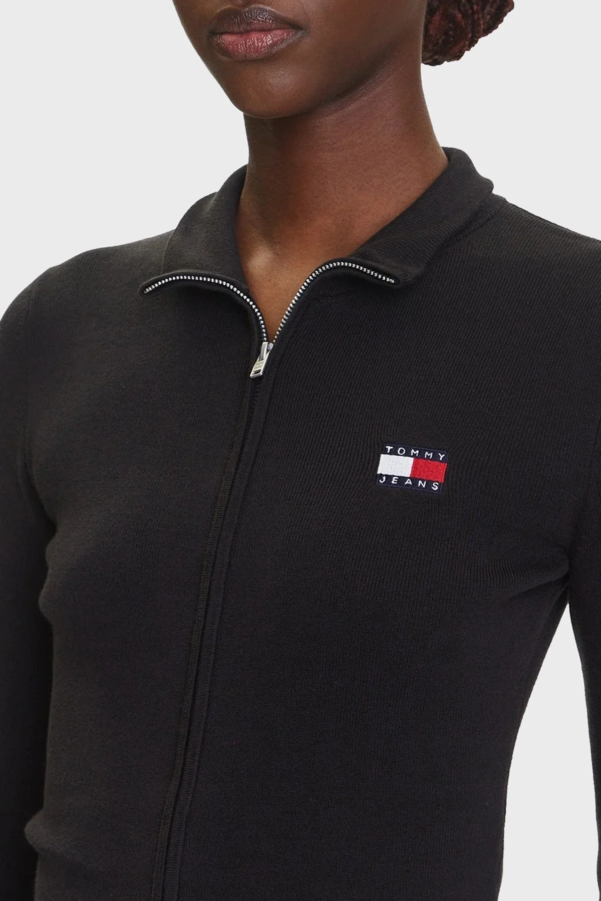 Tommy Jeans Pamuklu Slim Fit Fermuarlı Dik Yaka Crop Bayan Sweat DW0DW20967 BDS SİYAH - 4