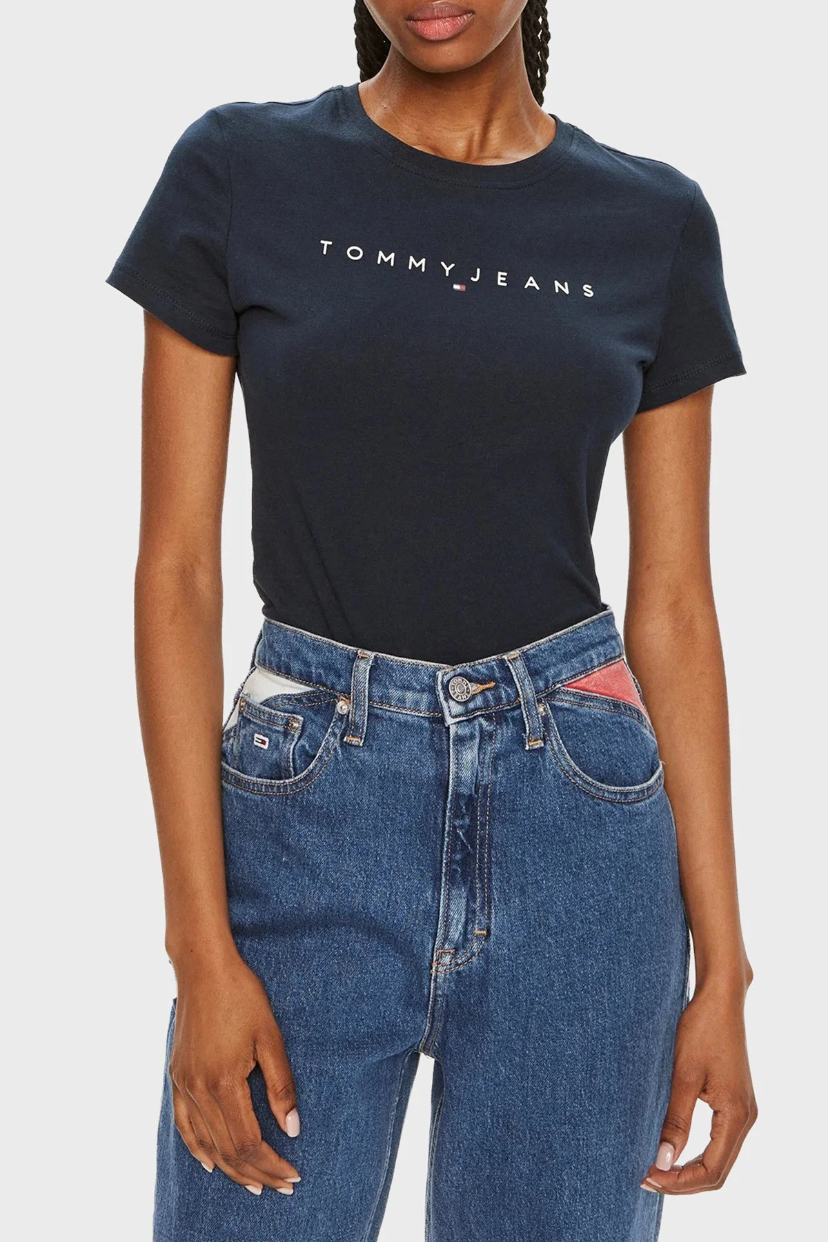 Tommy Jeans Pamuklu Slim Fit Logo Baskılı Bisiklet Yaka Kadın T Shirt DW0DW18398 0G0 LACİVERT - 1