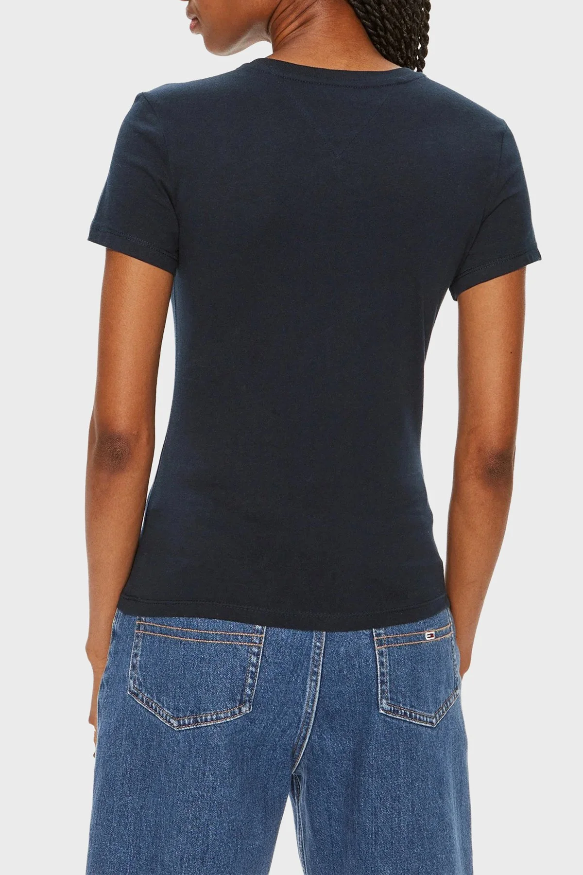 Tommy Jeans Pamuklu Slim Fit Logo Baskılı Bisiklet Yaka Kadın T Shirt DW0DW18398 0G0 LACİVERT - 3