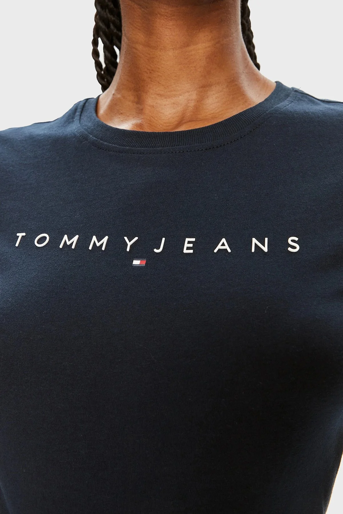 Tommy Jeans Pamuklu Slim Fit Logo Baskılı Bisiklet Yaka Kadın T Shirt DW0DW18398 0G0 LACİVERT - 5