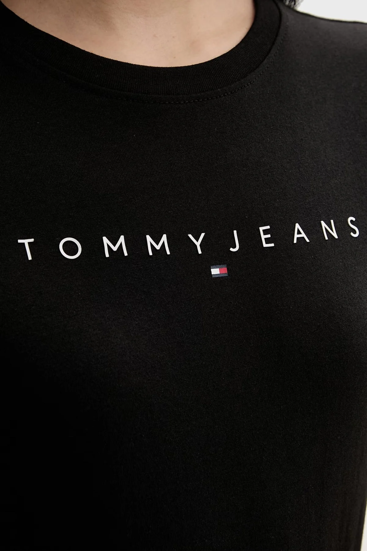 Tommy Jeans Pamuklu Slim Fit Logo Baskılı Bisiklet Yaka Kadın T Shirt DW0DW18398 0GK SİYAH - 5