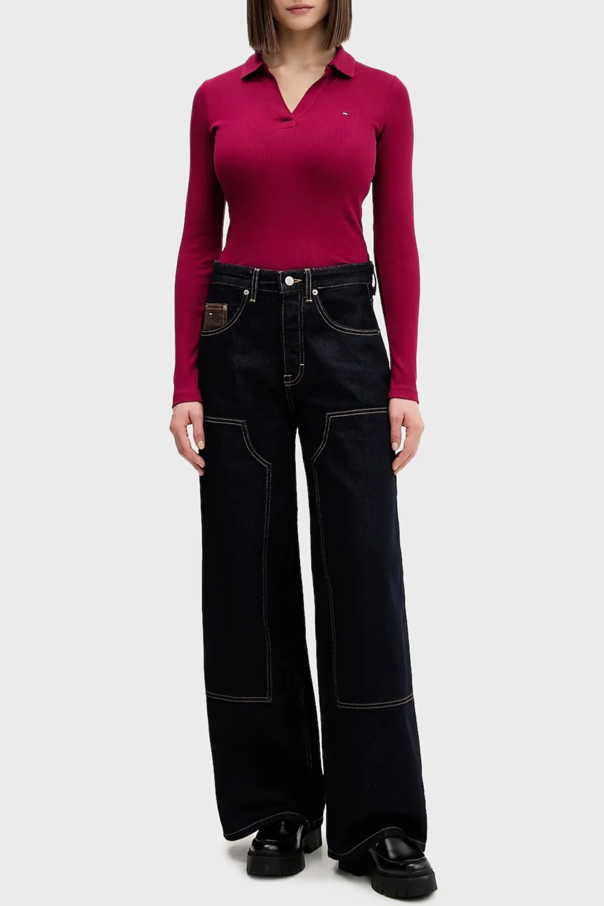 Tommy Jeans Pamuklu Slim Fit Logolu Bayan Polo Yaka T Shirt DW0DW21933 VLC VİŞNE - 7