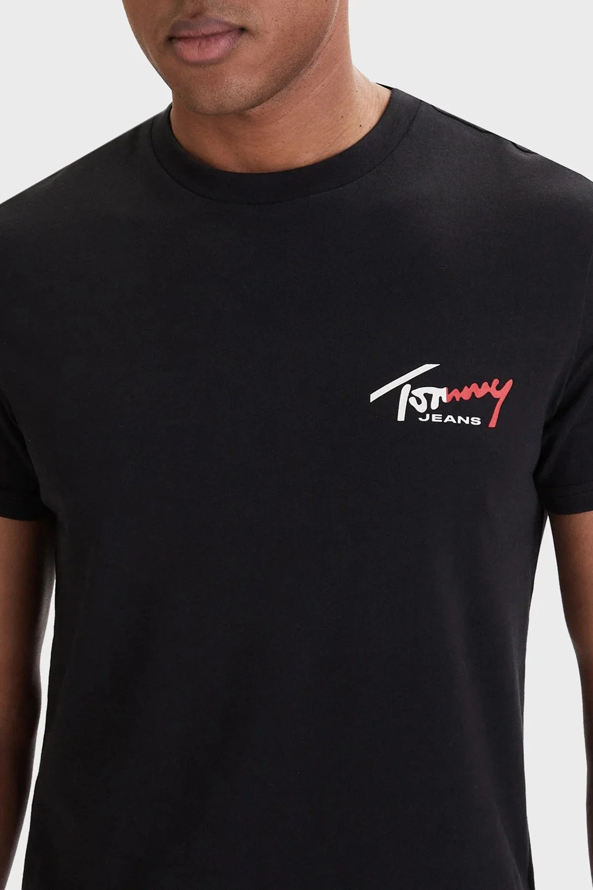 Tommy Jeans Pamuklu Slim Fit Logolu Bisiklet Yaka Erkek T Shirt DM0DM22538 BDS SİYAH - 4