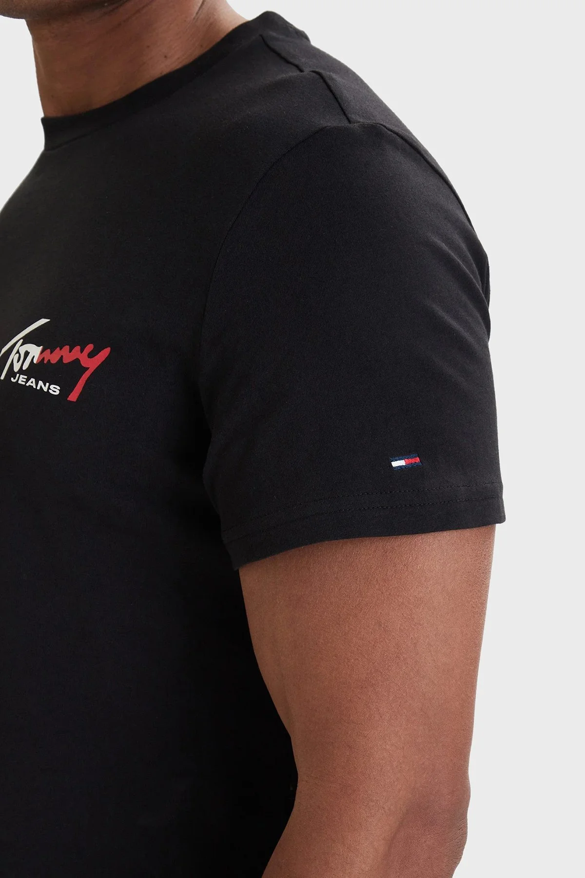 Tommy Jeans Pamuklu Slim Fit Logolu Bisiklet Yaka Erkek T Shirt DM0DM22538 BDS SİYAH - 5