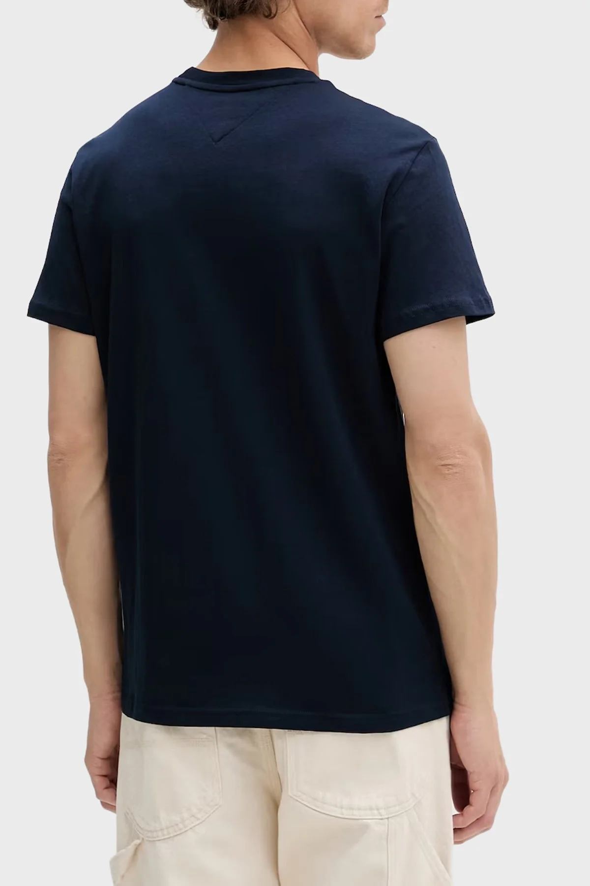 Tommy Jeans Pamuklu Slim Fit Logolu Bisiklet Yaka Erkek T Shirt DM0DM22538 C1G LACİVERT - 3