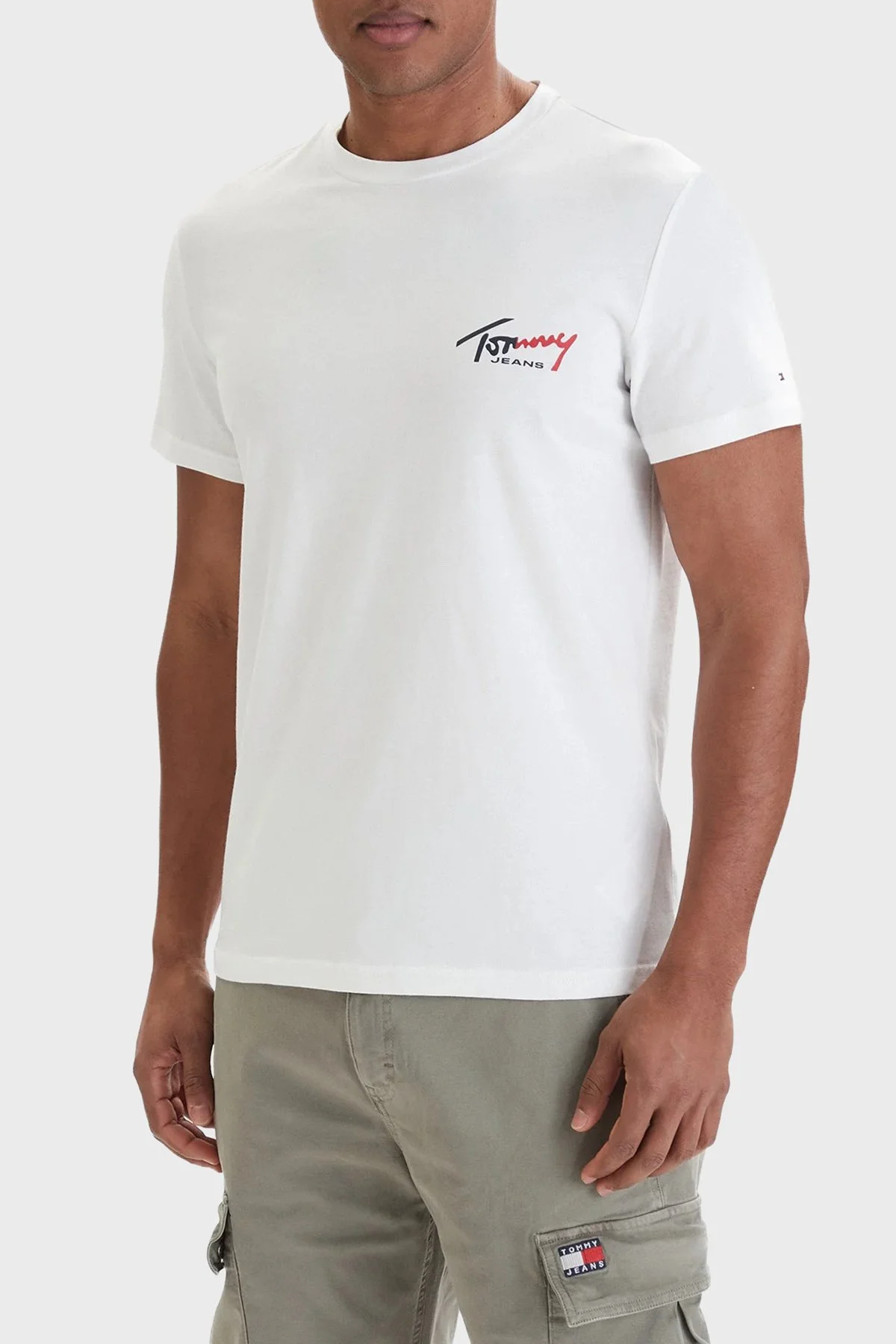 Tommy Jeans Pamuklu Slim Fit Logolu Bisiklet Yaka Erkek T Shirt DM0DM22538 YBL BEYAZ - 1
