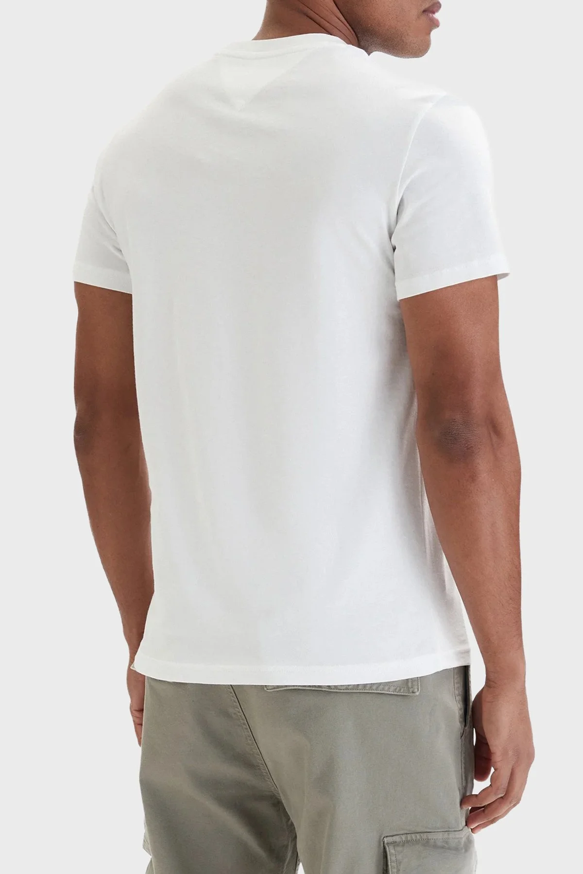 Tommy Jeans Pamuklu Slim Fit Logolu Bisiklet Yaka Erkek T Shirt DM0DM22538 YBL BEYAZ - 3