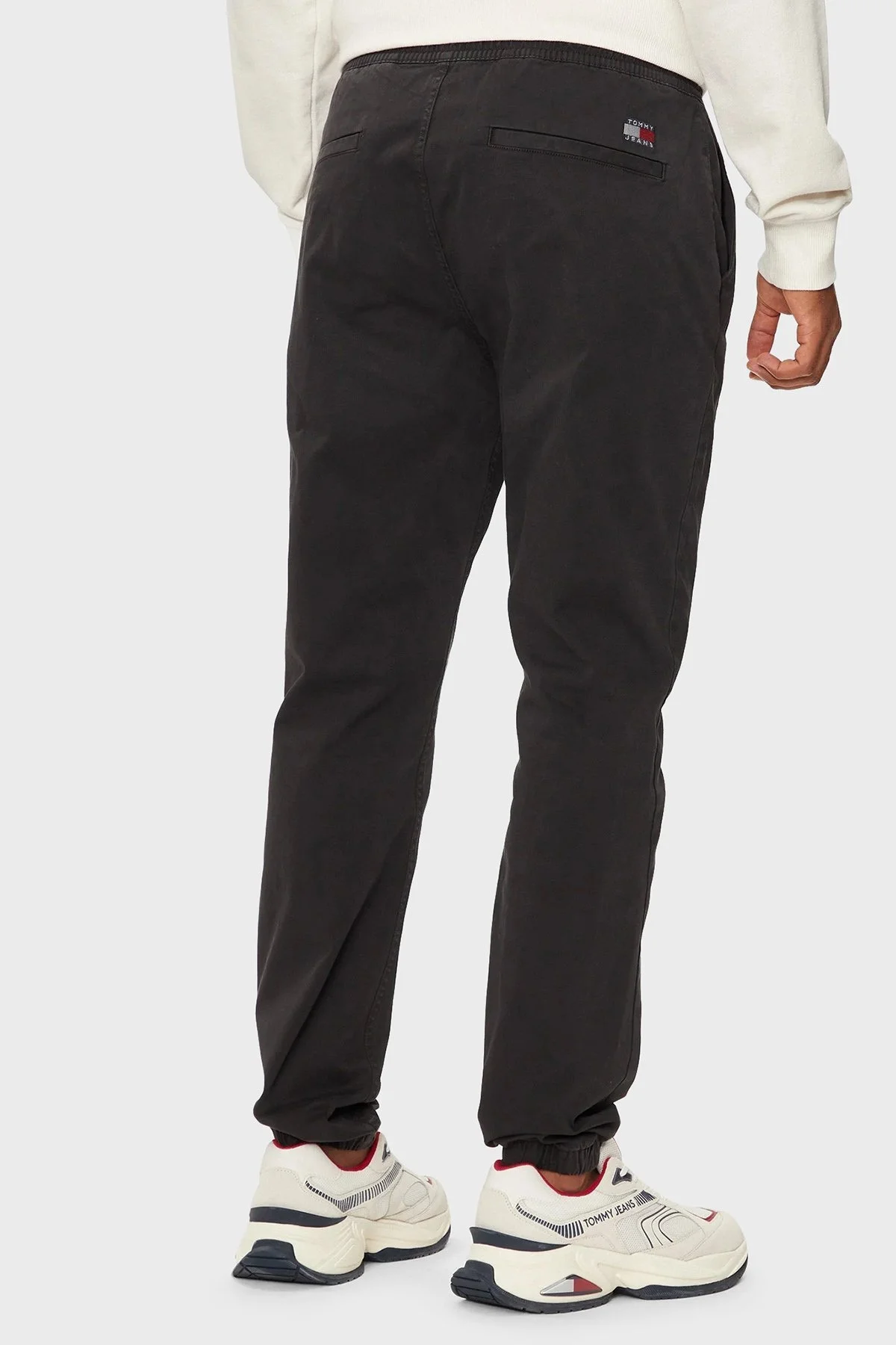 Tommy Jeans Pamuklu Slim Fit Normal Bel Lastikli Paça Jogger Erkek Pantolon DM0DM20456 BDS SİYAH - 4