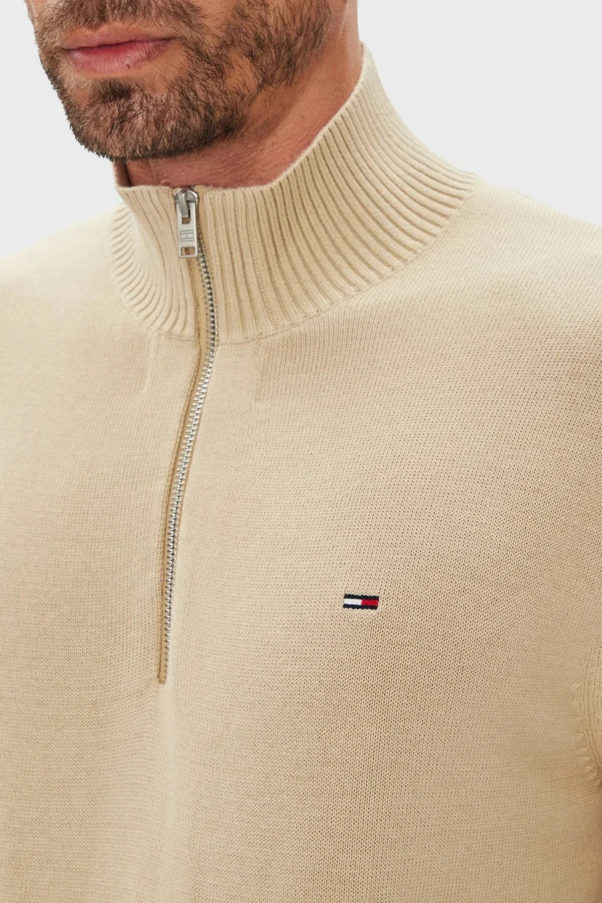 Tommy Jeans Pamuklu Slim Fit Yarım Fermuarlı Dik Yaka Erkek Kazak DM0DM21654 RBV BEJ - 4