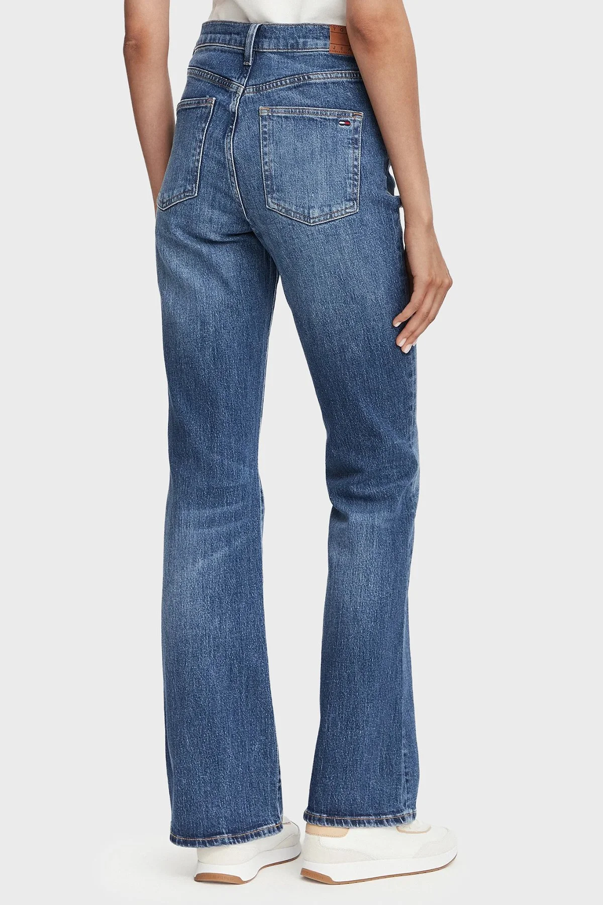 Tommy Jeans Pamuklu Slim Fit Yüksek Bel İspanyol Paça Jean Kadın Kot Pantolon DW0DW23077 1BK Mavi - 3