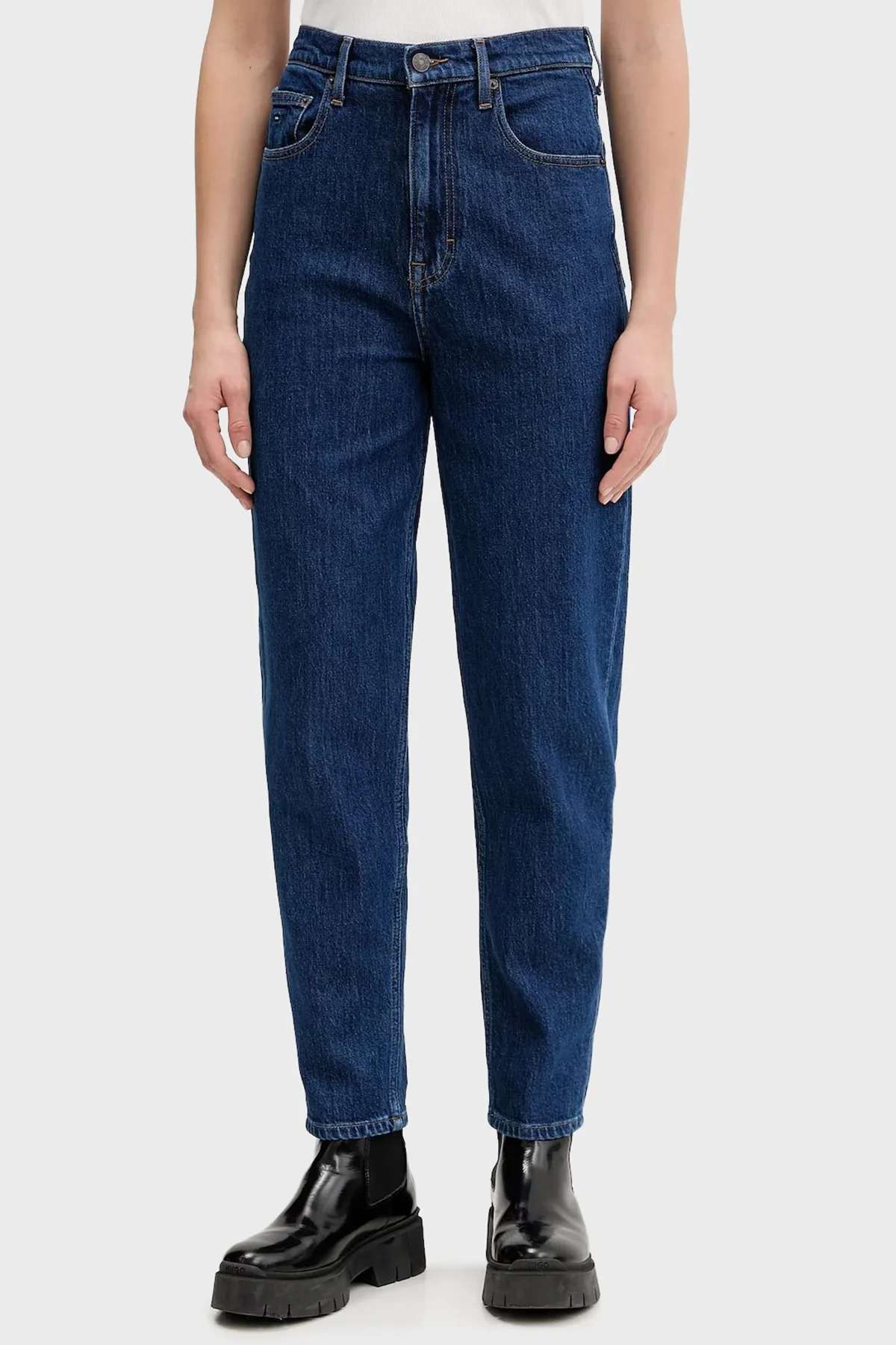 Tommy Jeans Pamuklu Straight Fit Yüksek Bel Daralan Paça Jeans Kadın Kot Pantolon DW0DW22446 1BK MAVİ - 1