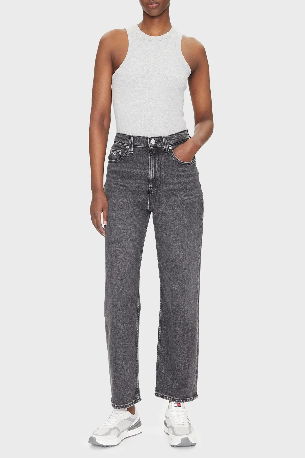 Tommy Jeans Pamuklu Straight Fit Yüksek Bel Düz Paça Jeans Bayan Kot Pantolon DW0DW20646 1BZ KOYU GRİ - 1