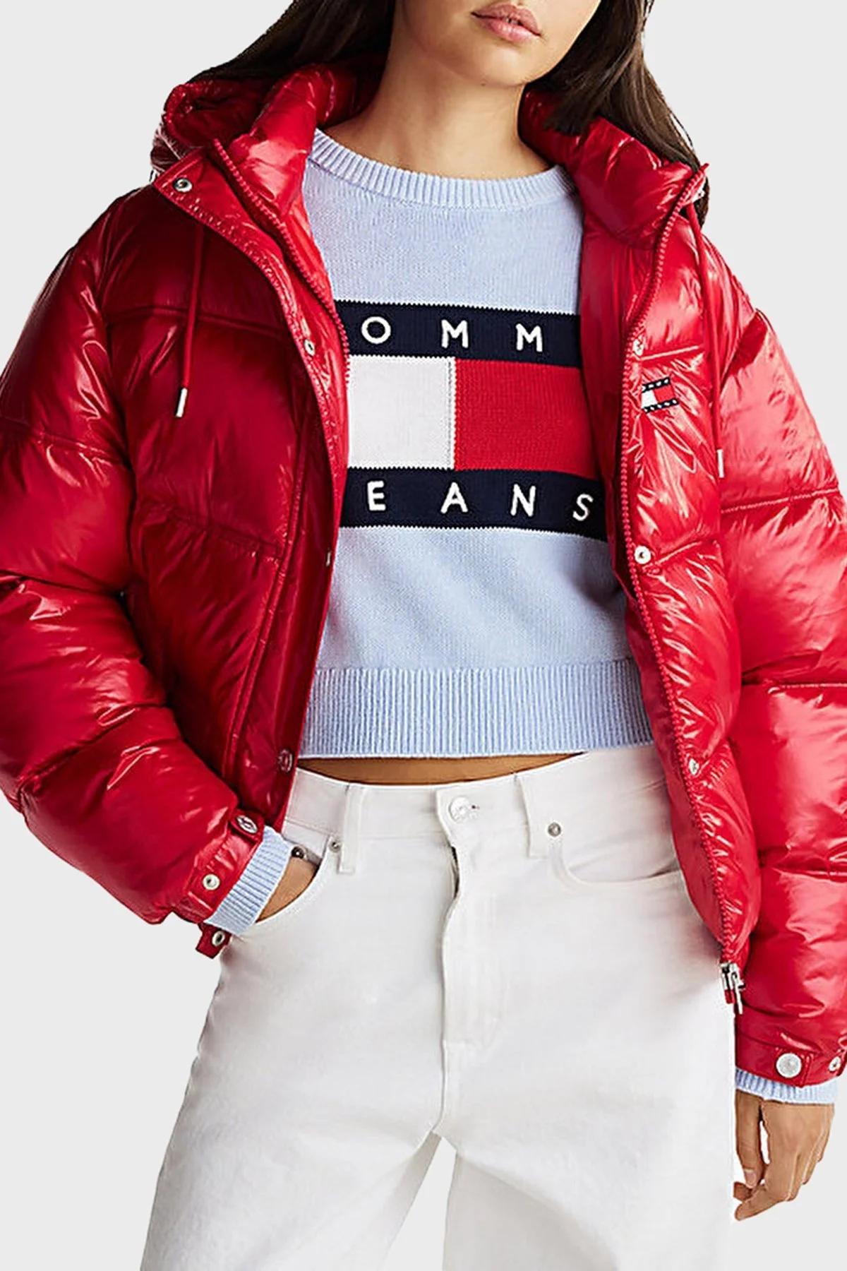 Tommy Jeans Parlak Su İtici Regular Fit Kapüşonlu Kısa Şişme Bayan Mont DW0DW20210 XME KIRMIZI - 1