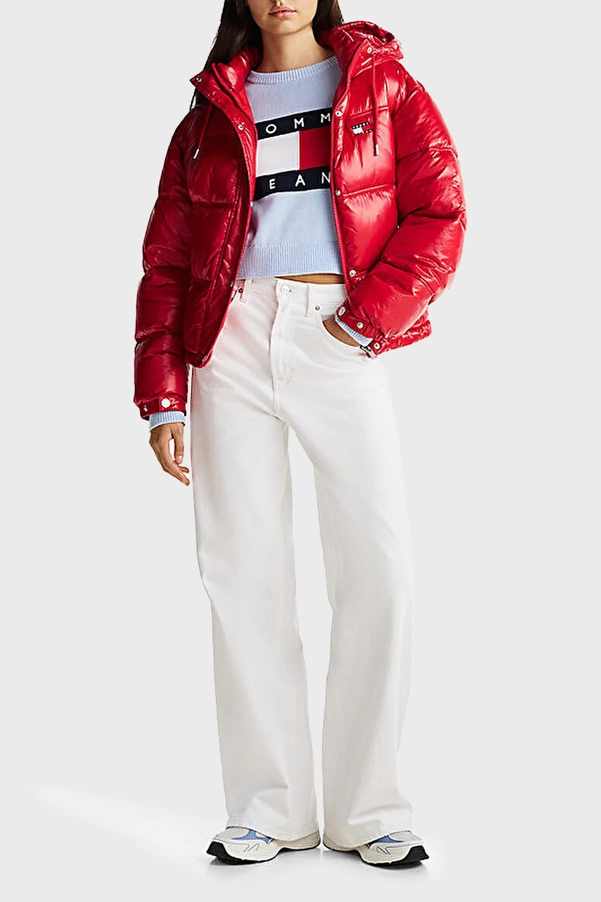 Tommy Jeans Parlak Su İtici Regular Fit Kapüşonlu Kısa Şişme Bayan Mont DW0DW20210 XME KIRMIZI - 4