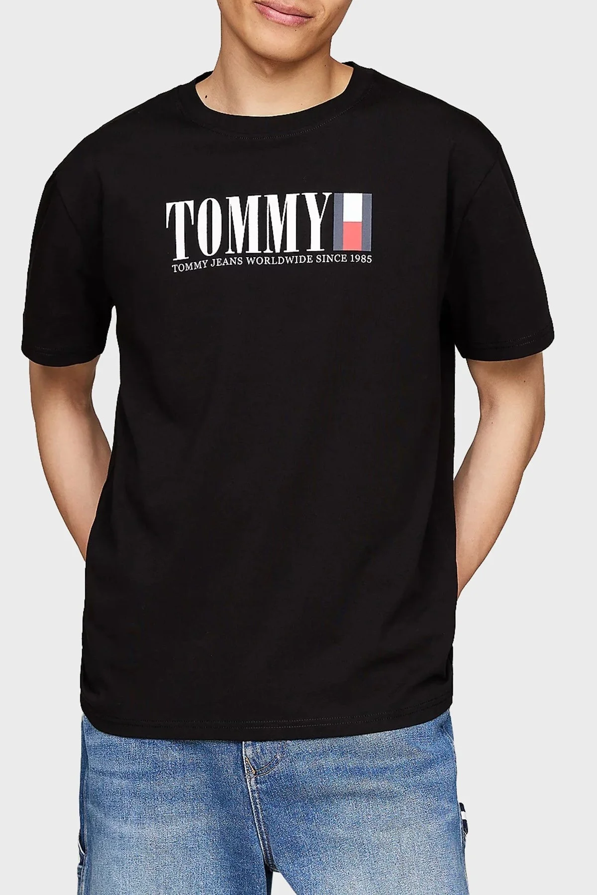 Tommy Jeans Regular Fit Bisiklet Yaka Erkek T Shirt DM0DM18533 BDS SİYAH - 1