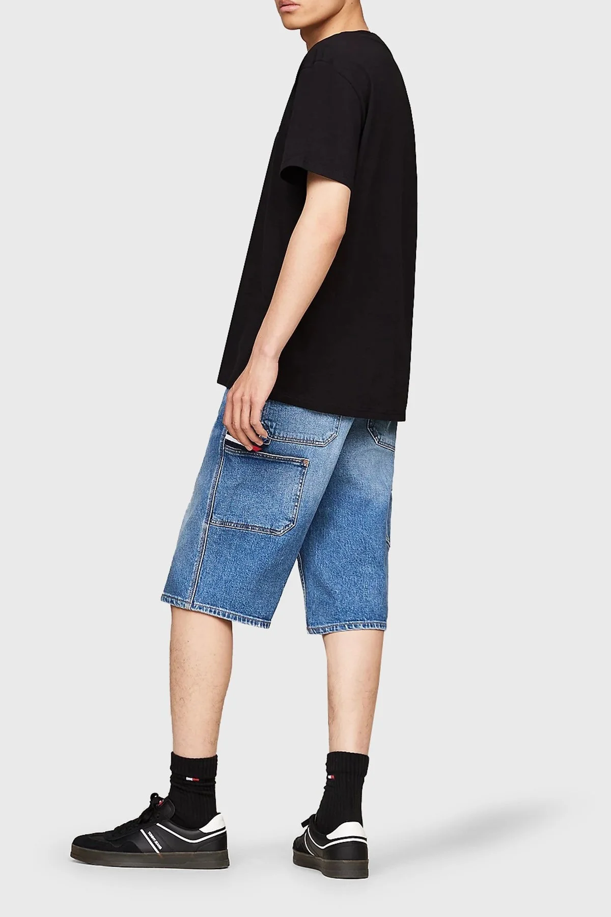 Tommy Jeans Regular Fit Bisiklet Yaka Erkek T Shirt DM0DM18533 BDS SİYAH - 4