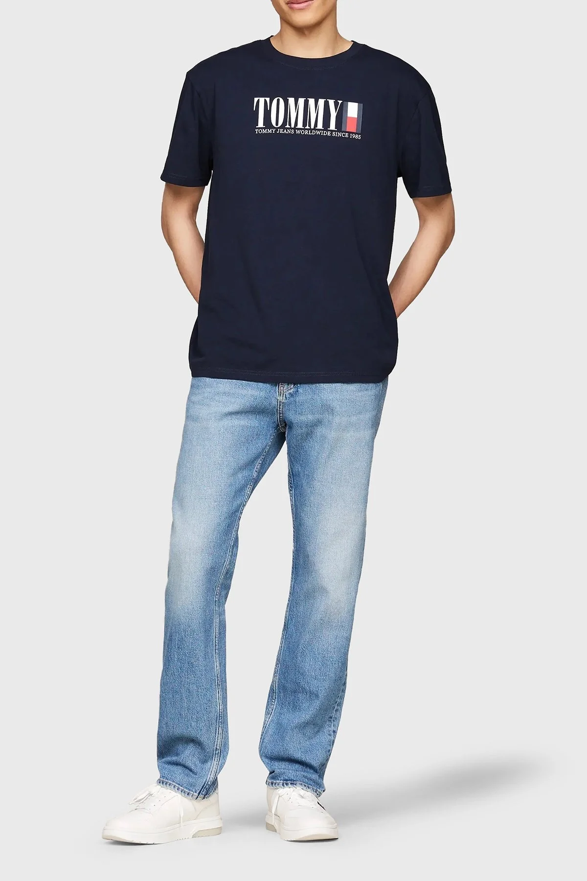 Tommy Jeans Regular Fit Bisiklet Yaka Erkek T Shirt DM0DM18533 C1G LACİVERT - 2