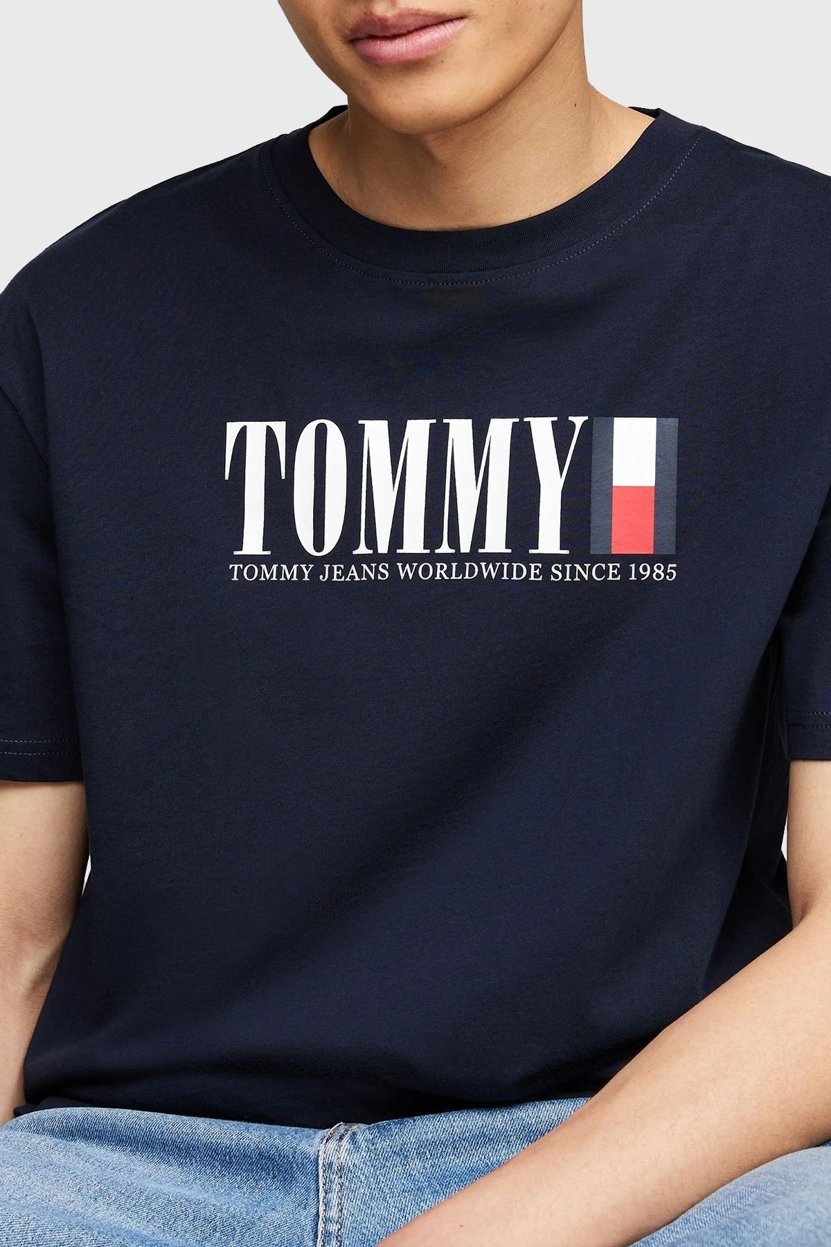 Tommy Jeans Regular Fit Bisiklet Yaka Erkek T Shirt DM0DM18533 C1G LACİVERT - 3