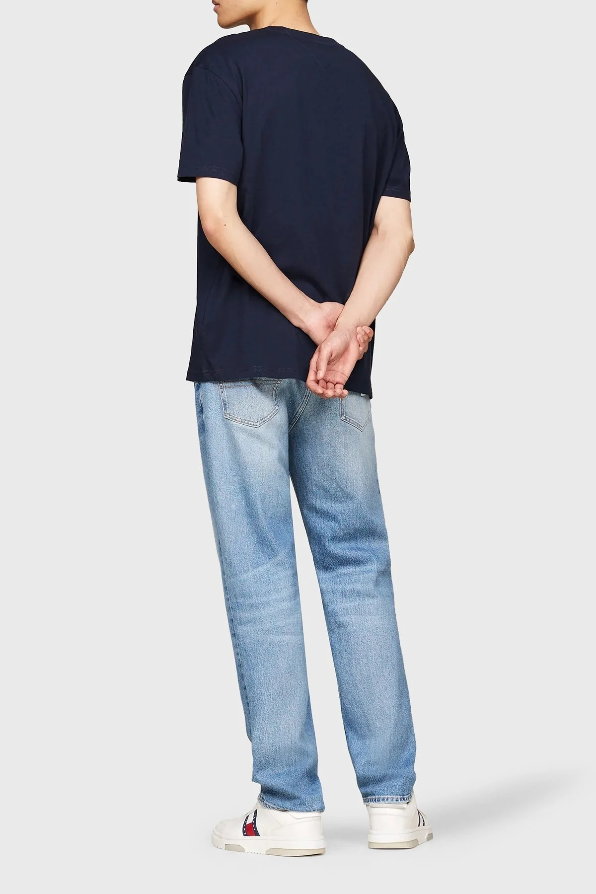 Tommy Jeans Regular Fit Bisiklet Yaka Erkek T Shirt DM0DM18533 C1G LACİVERT - 4