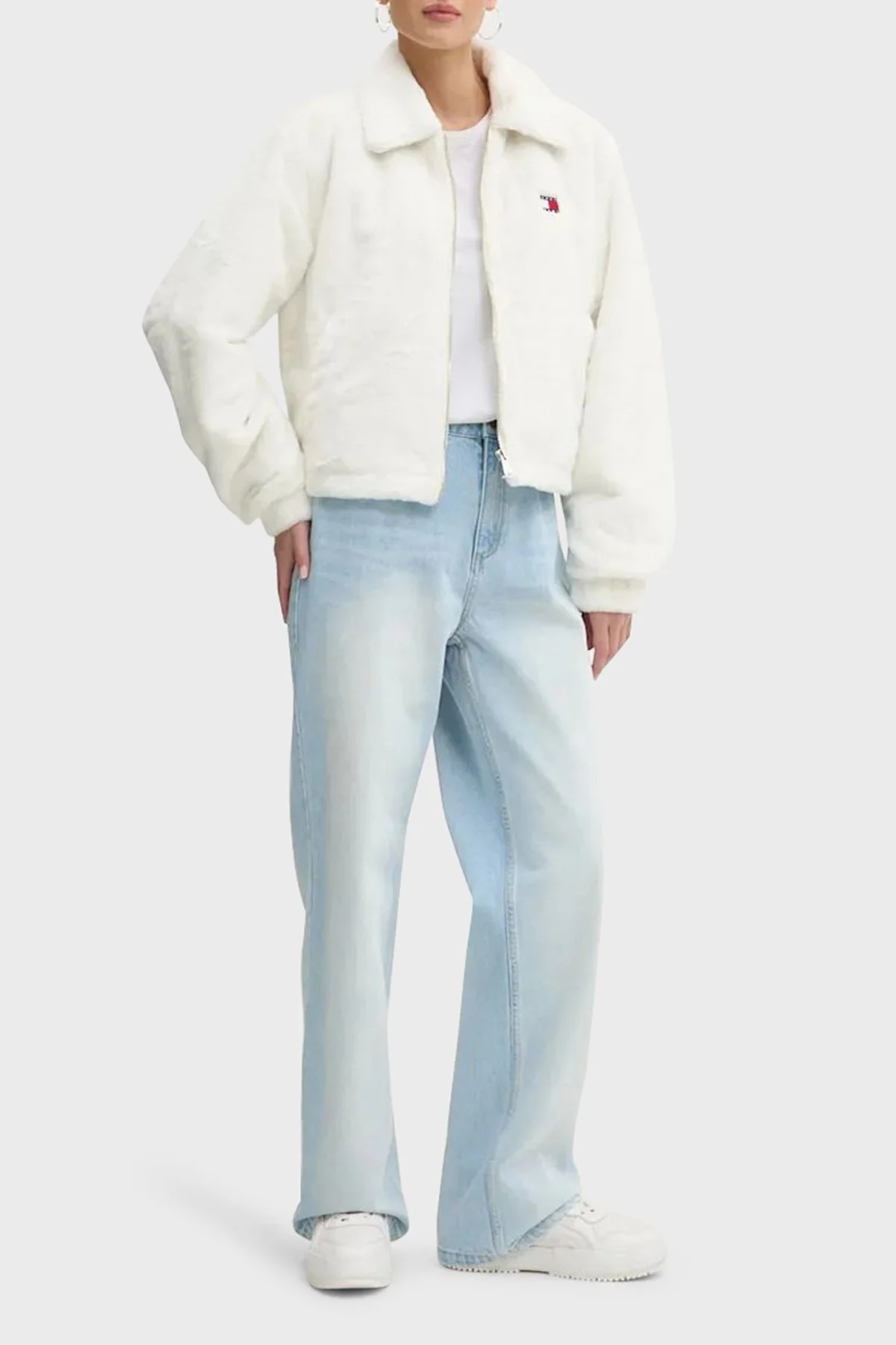 Tommy Jeans Regular Fit Ceket Yaka Kısa Peluş Bayan Mont DW0DW19523 YBI BEYAZ - 3